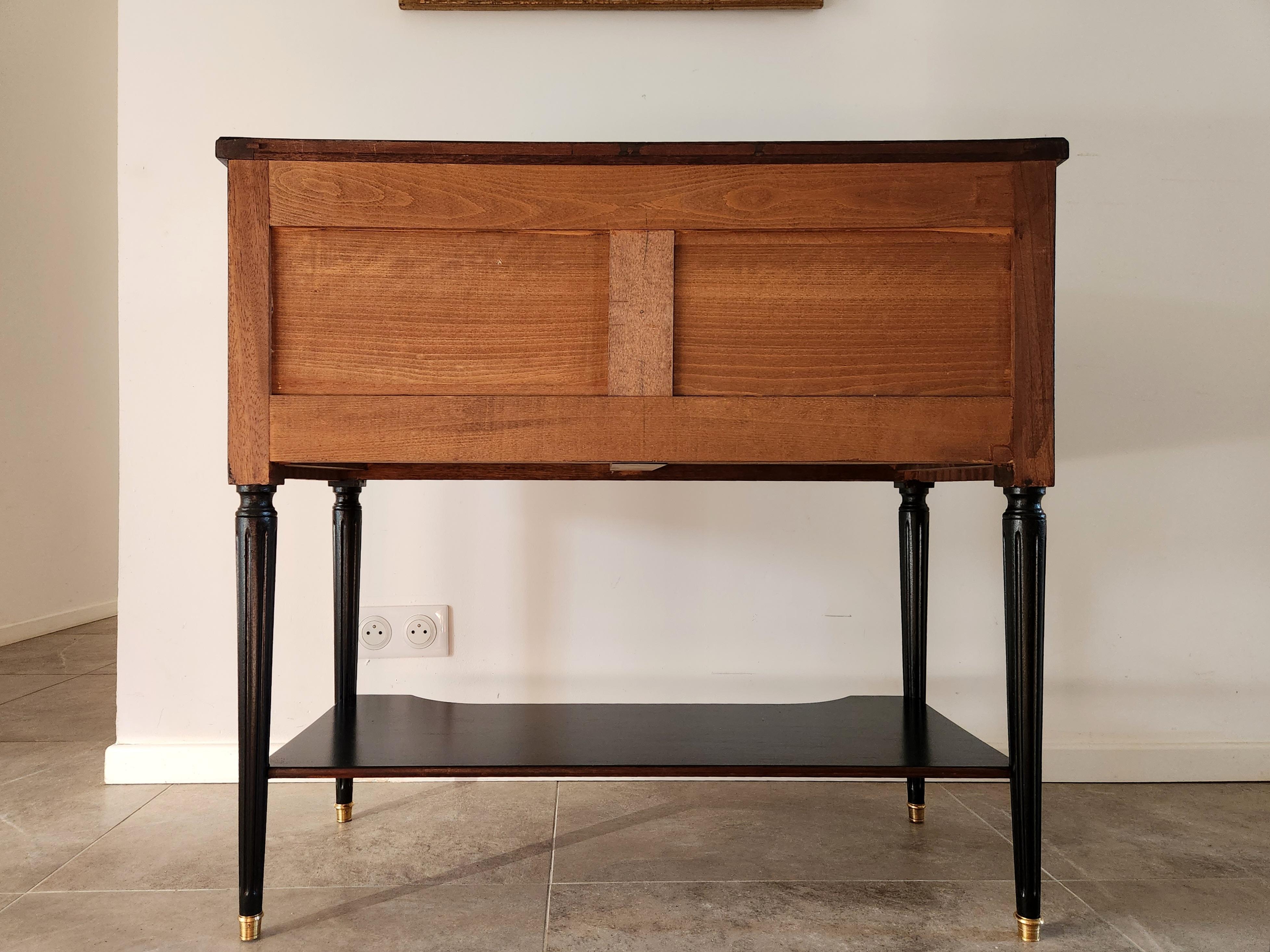 Antique French Louis XVI, Armadio per argenteria, Consolle con petto In condizioni buone in vendita a Senonches, Centre-Val de Loire