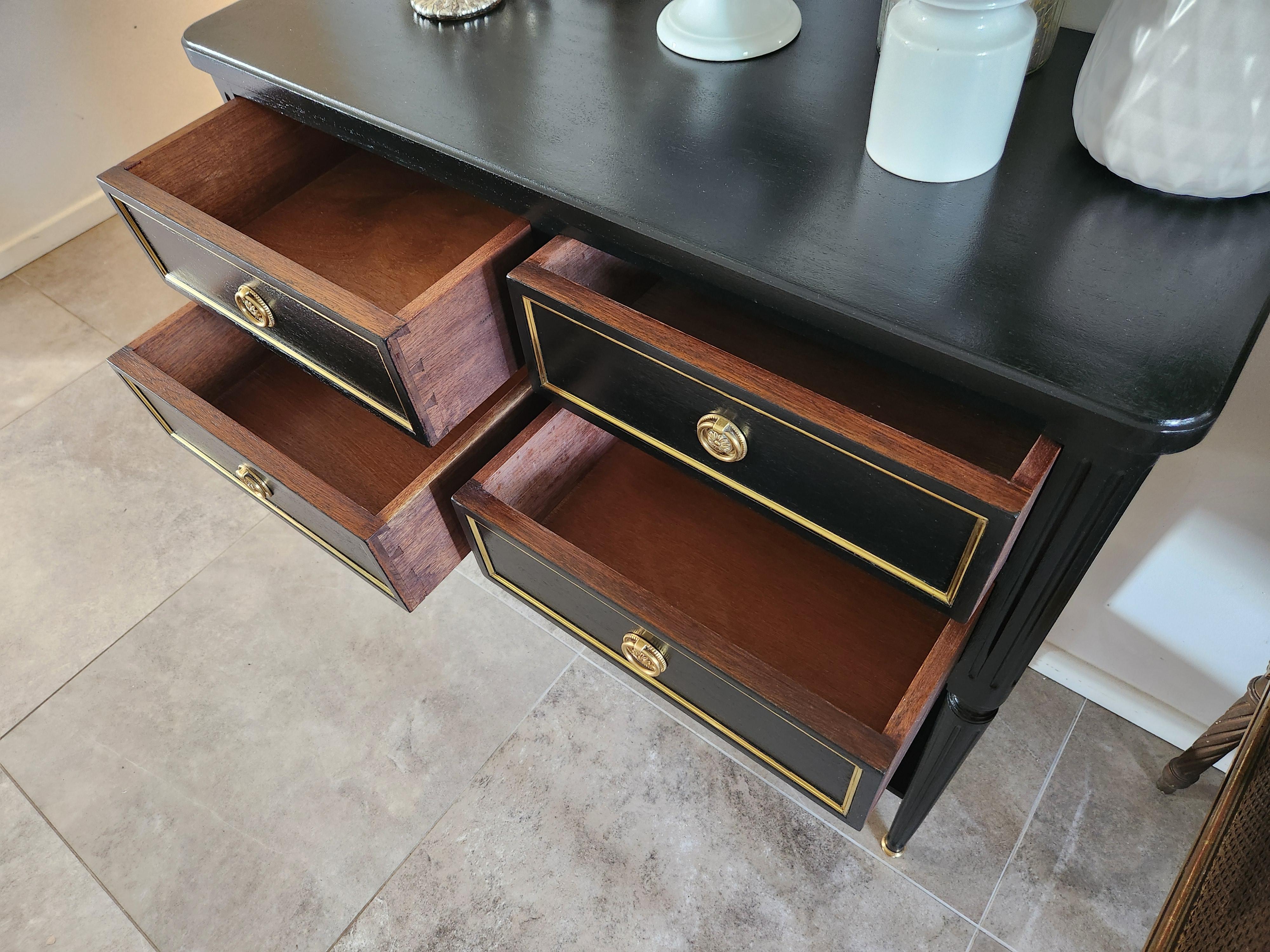 Antique French Louis XVI, Armadio per argenteria, Consolle con petto in vendita 2