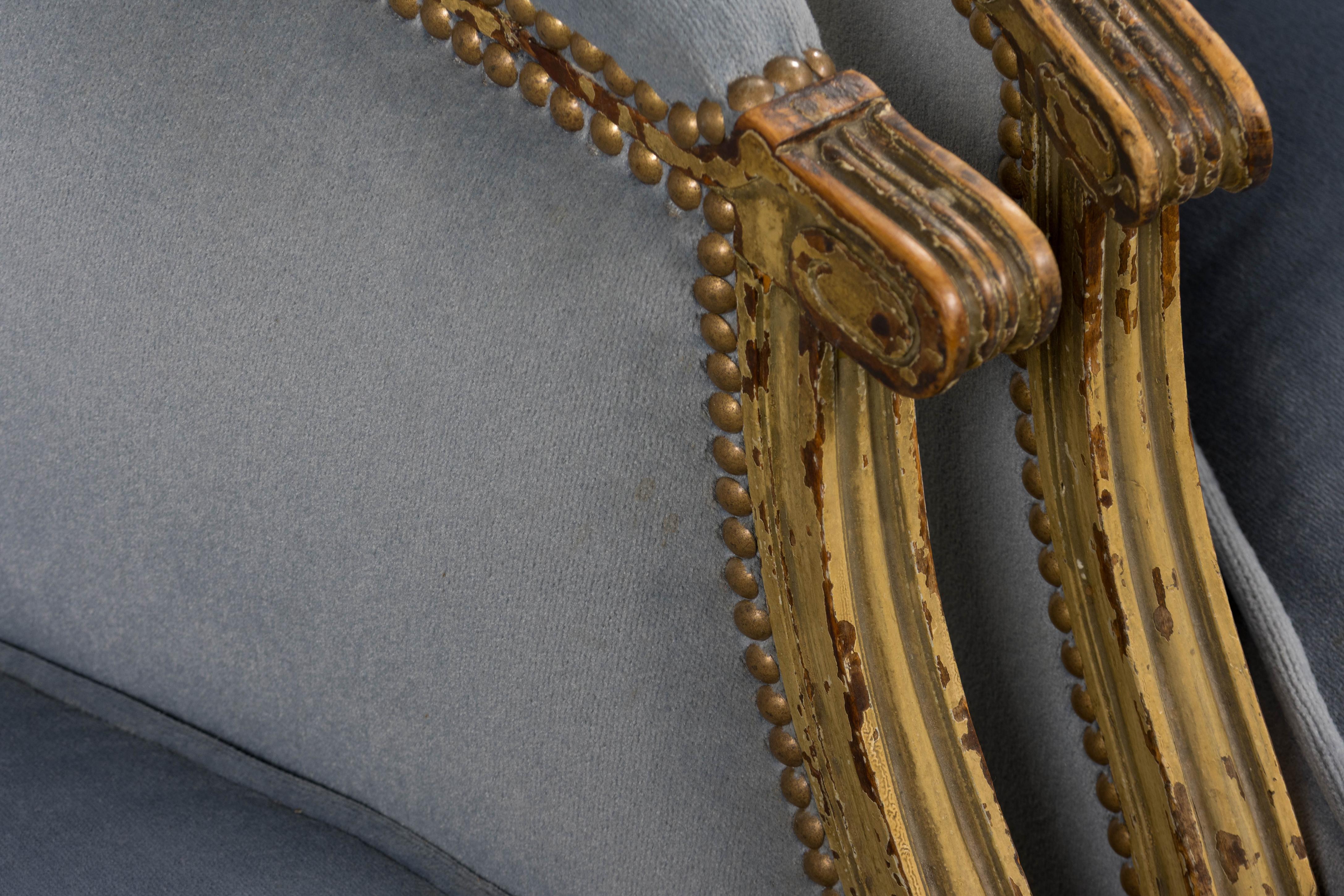 Antiguos sillones franceses estilo Luis XVI de terciopelo azul - Pareja en venta 5