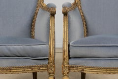 Antique French Louis XVI Style Armchairs in blauem Samt - ein Paar