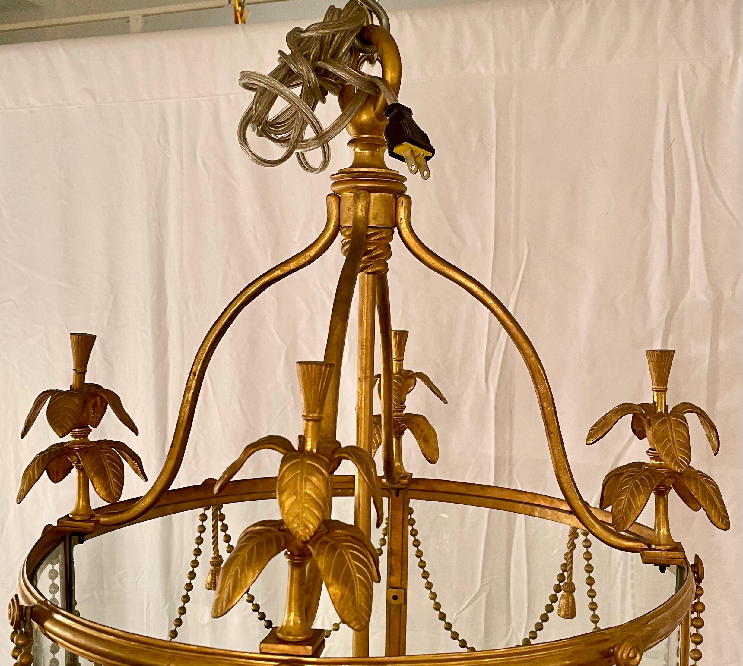 Antique French Style Louis XVI Bronze D'Oré & Curved Glass Lantern, Circa 1890. en vente 2