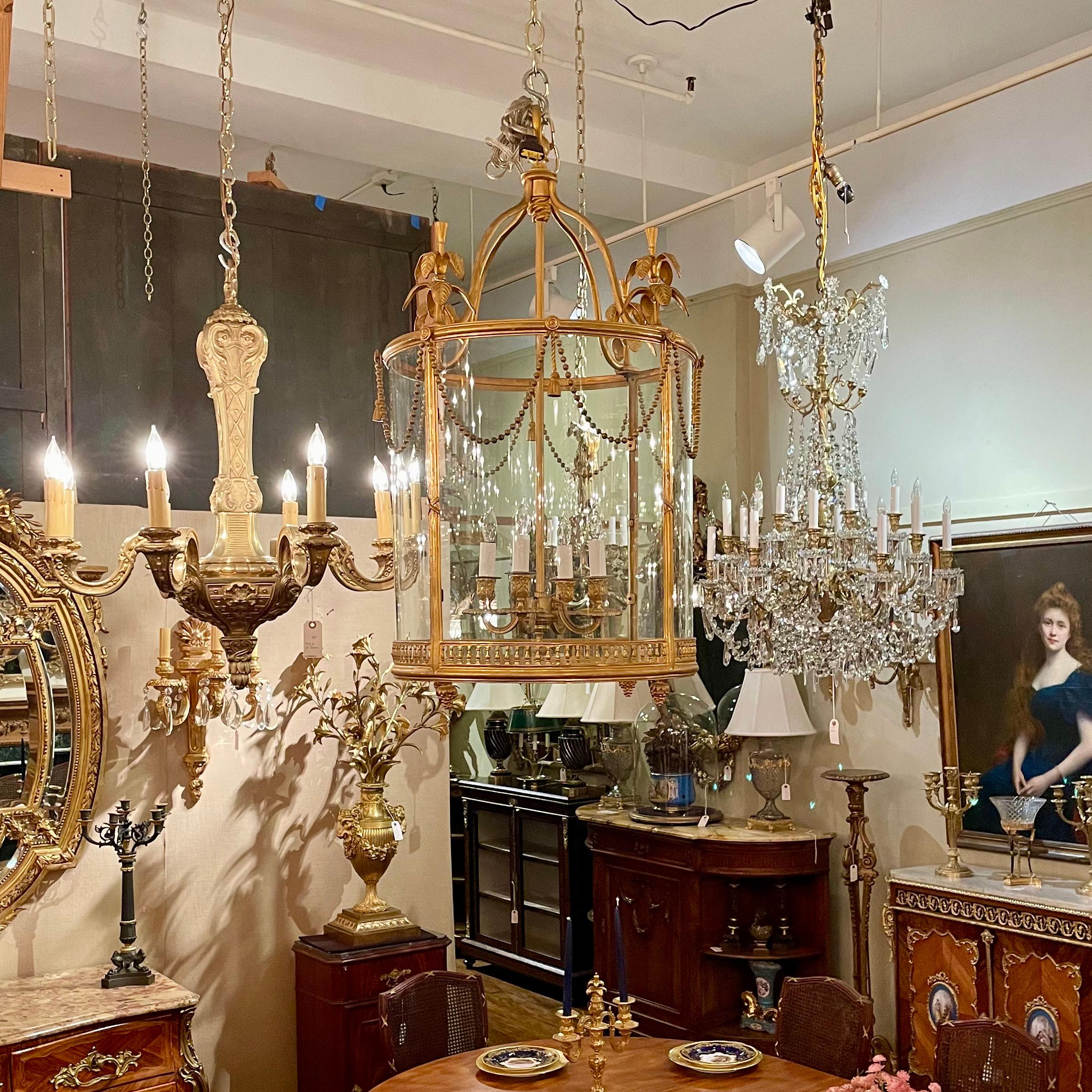 Antique French Style Louis XVI Bronze D'Oré & Curved Glass Lantern, Circa 1890. en vente 3