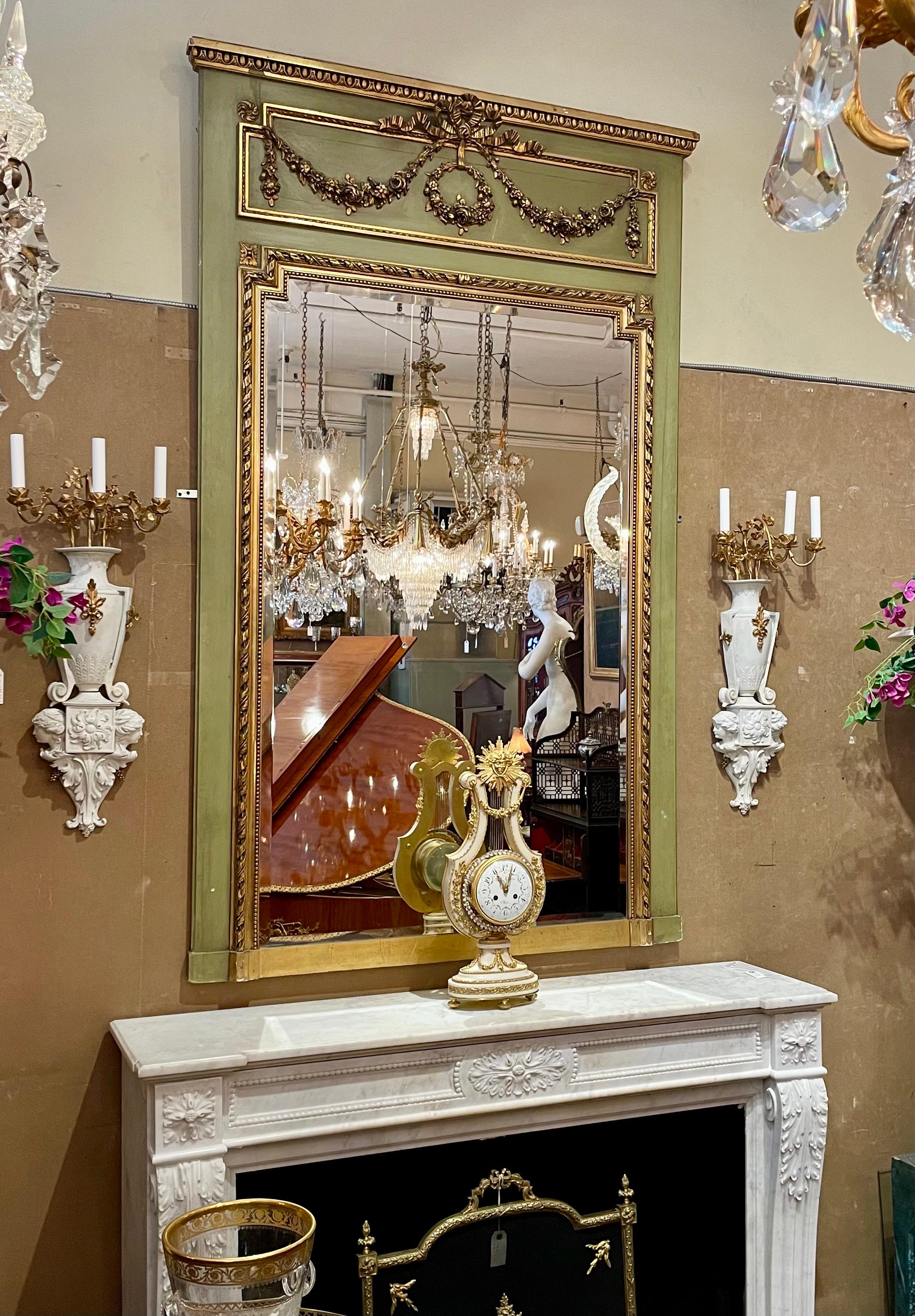 Antique French Style Louis XVI Carved Trumeau Mirror with Gold, Circa 1860-1880. In condizioni buone in vendita a New Orleans, LA