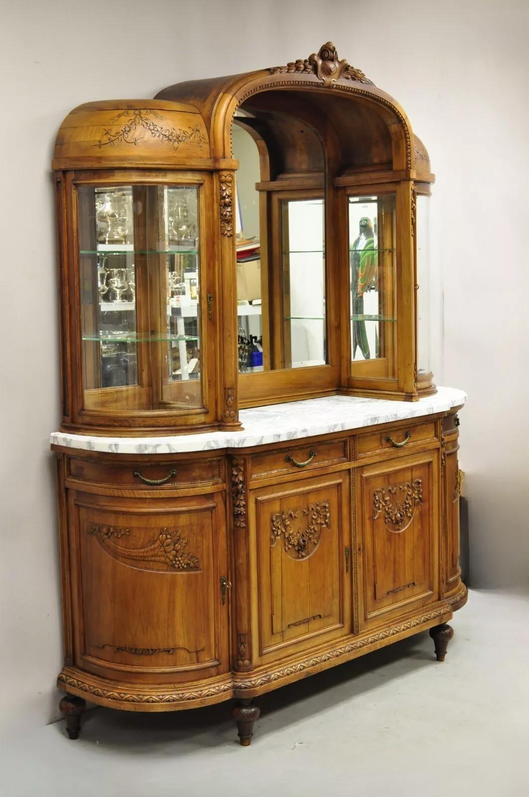 Antikes französisches Curio-Sideboard/Buffet im Louis-XVI.-Stil aus geschnitztem Nussbaumholz mit Marmorplatte im Angebot 7