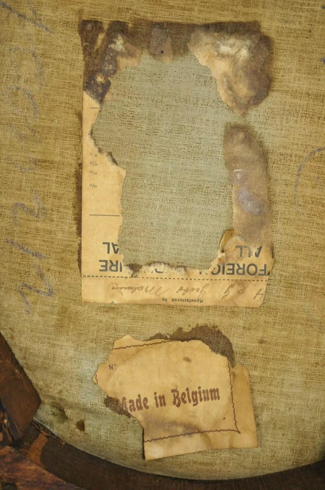 Antique French Louis XVI Style Noce intagliato e sgabelli ovali a punta d'ago - una coppia in vendita 2