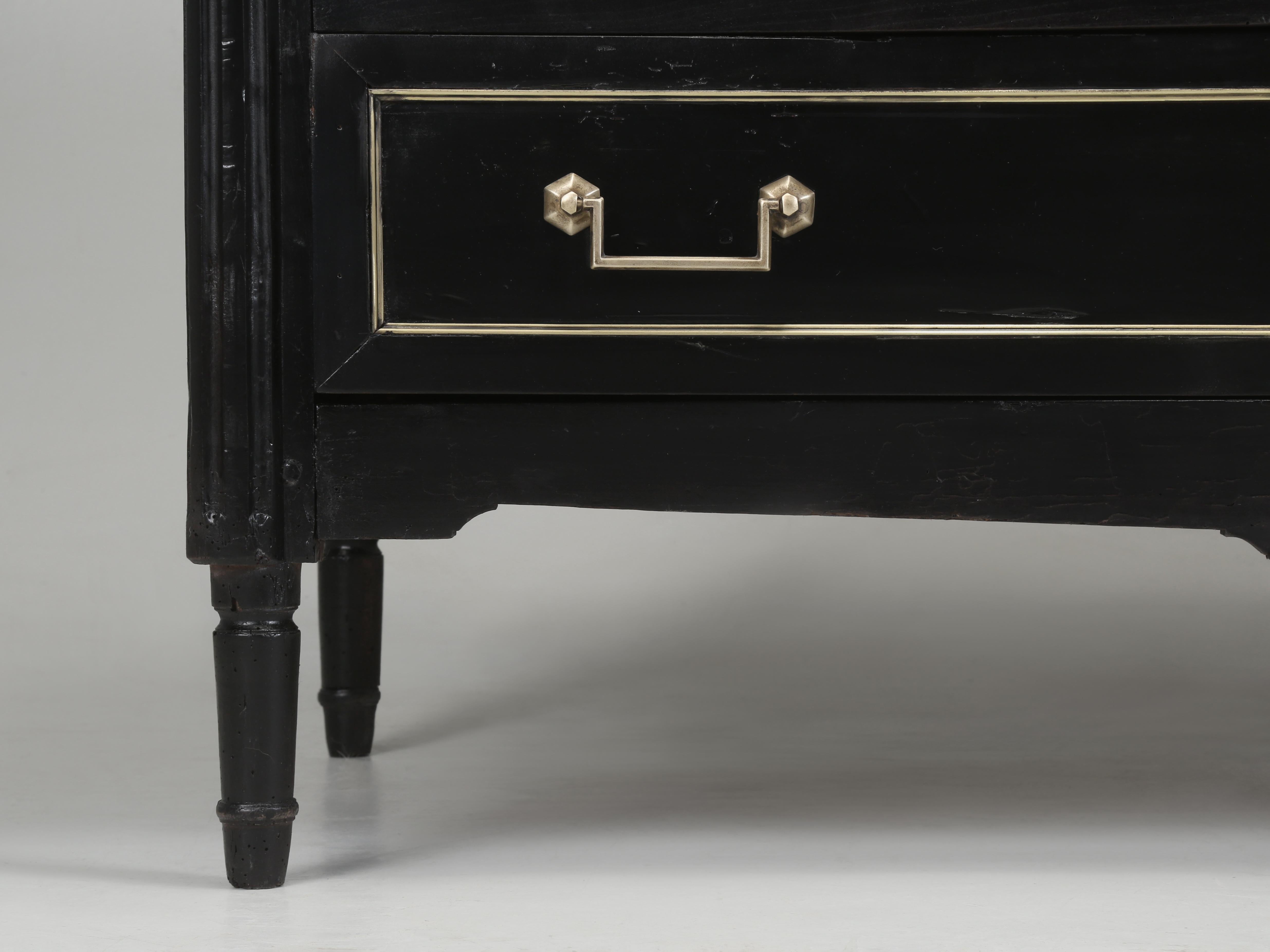 Antique French Louis XVI Style Commode con finitura ebanizzata 200 anni fa in vendita 3