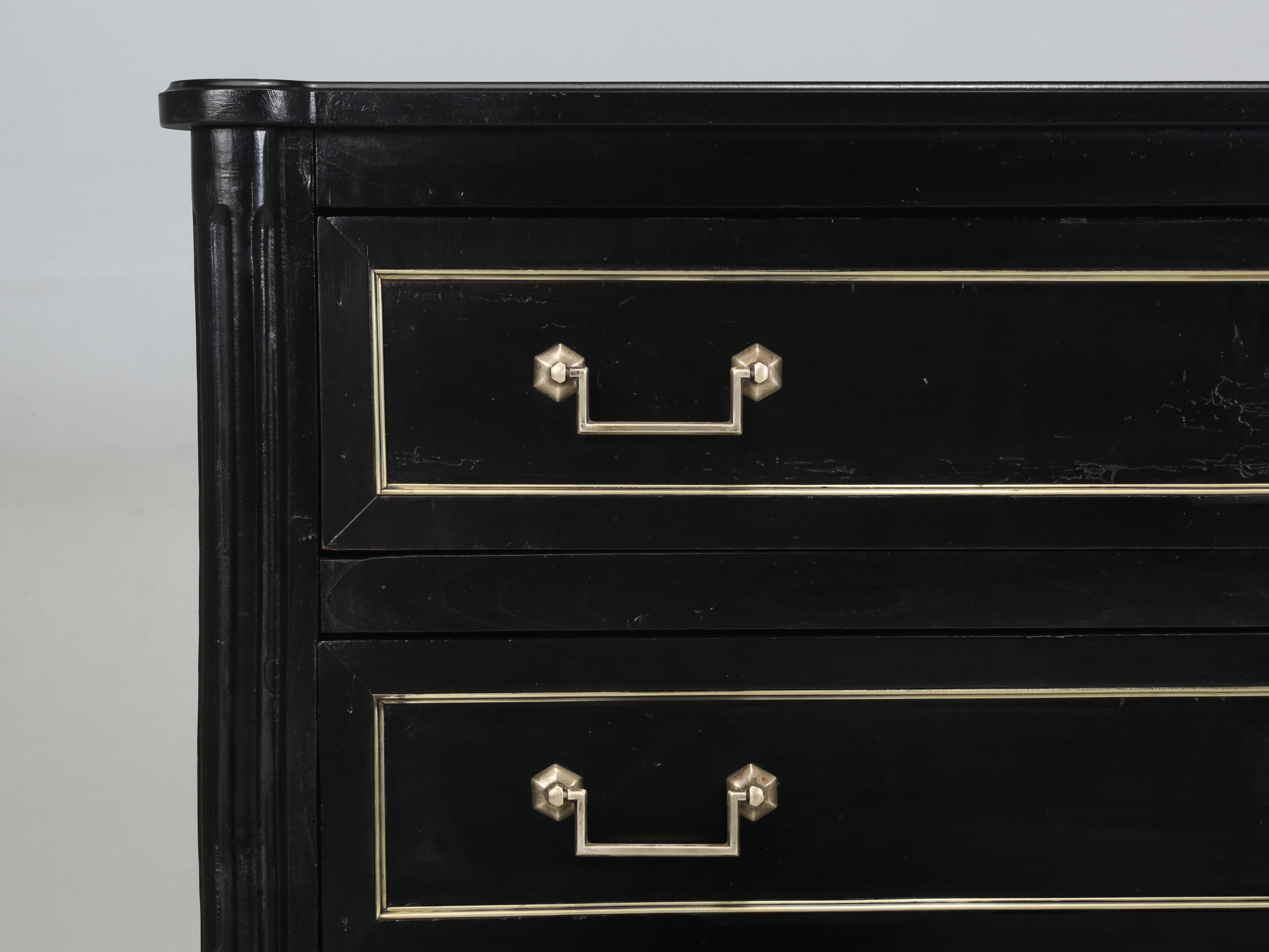 Antique French Louis XVI Style Commode con finitura ebanizzata 200 anni fa in vendita 1