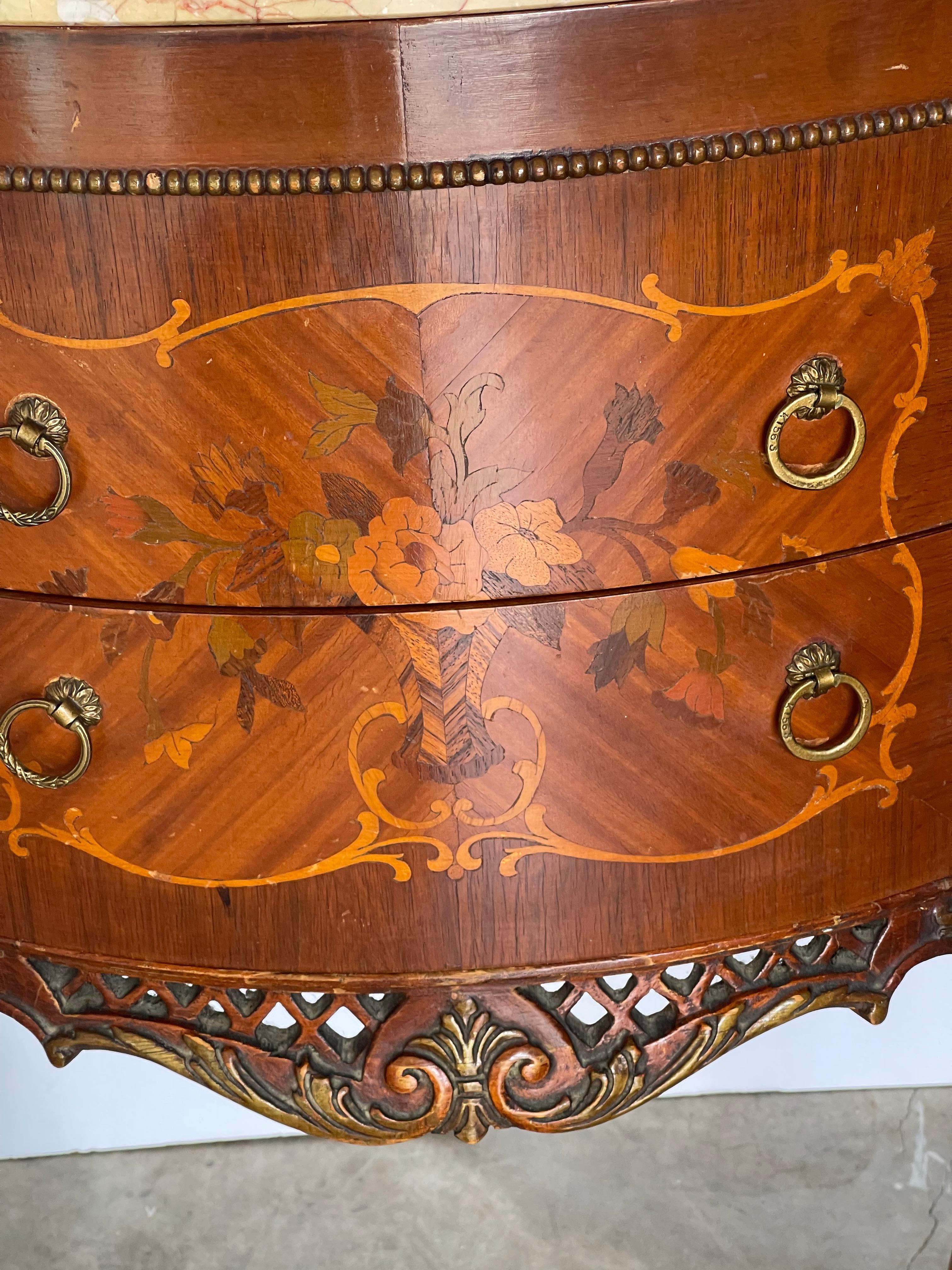 Francese Antique French Commode in stile Luigi XVI con piano in marmo in vendita