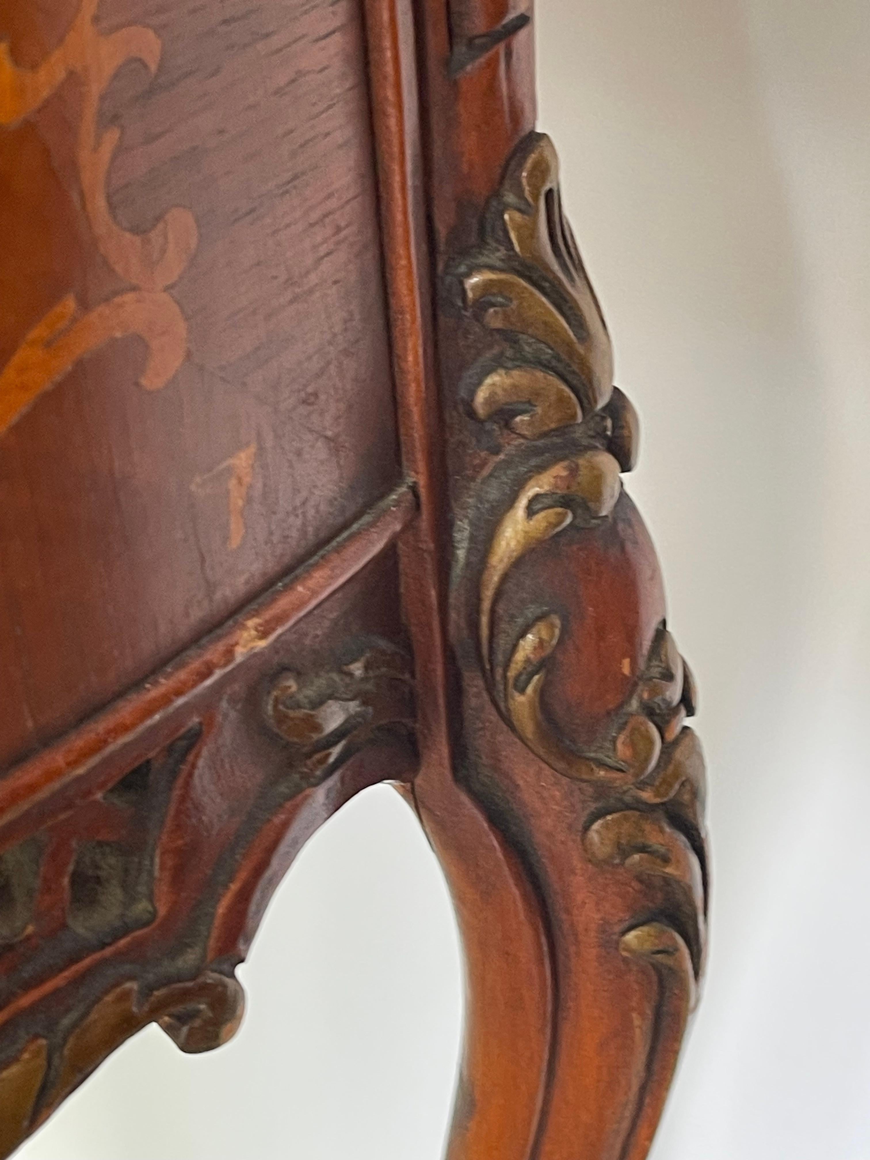 Metà XX secolo Antique French Commode in stile Luigi XVI con piano in marmo in vendita