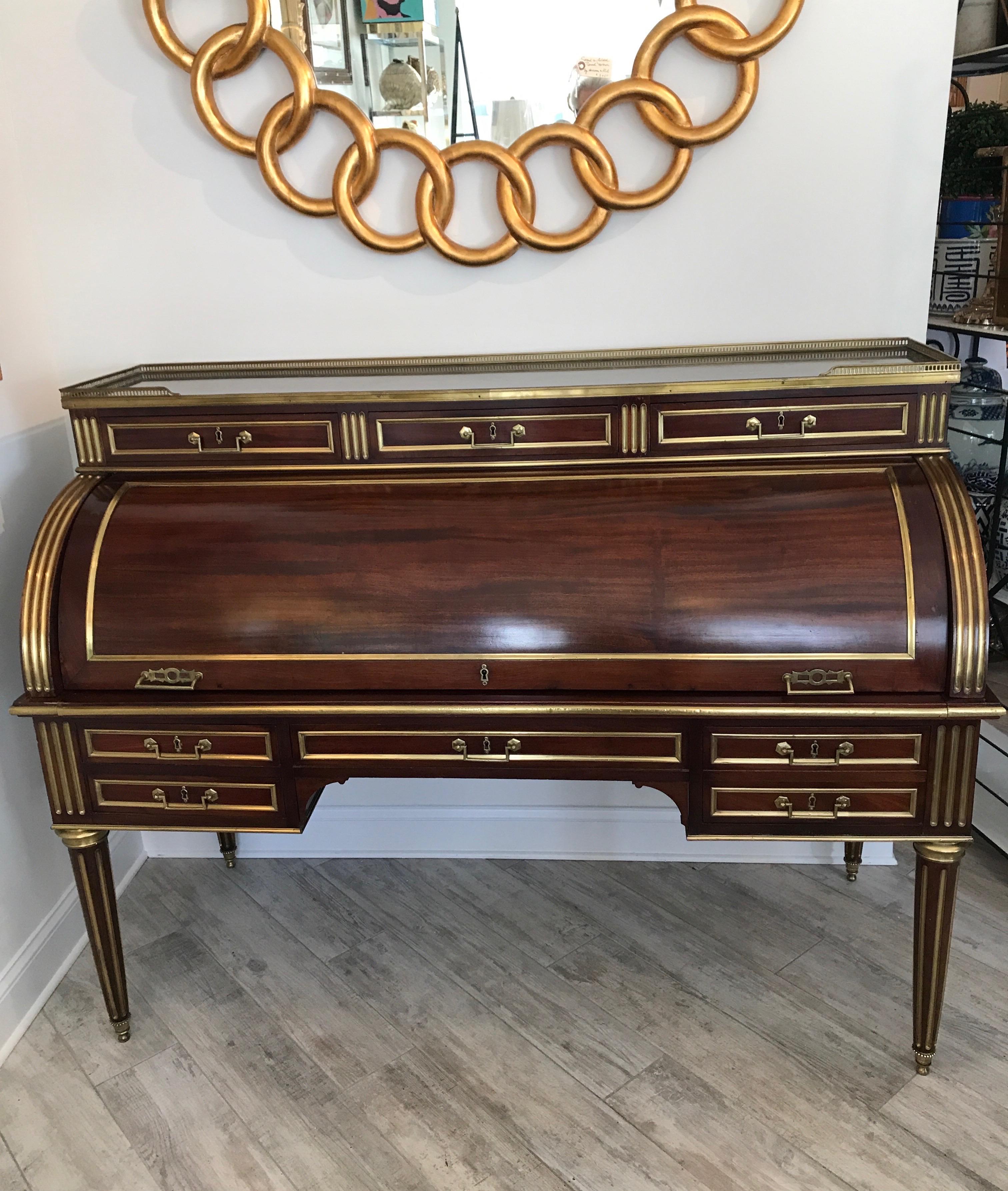 Luigi XVI Antique French Louis XVI Style Cylinder Desk (Scrivania a cilindro) in vendita