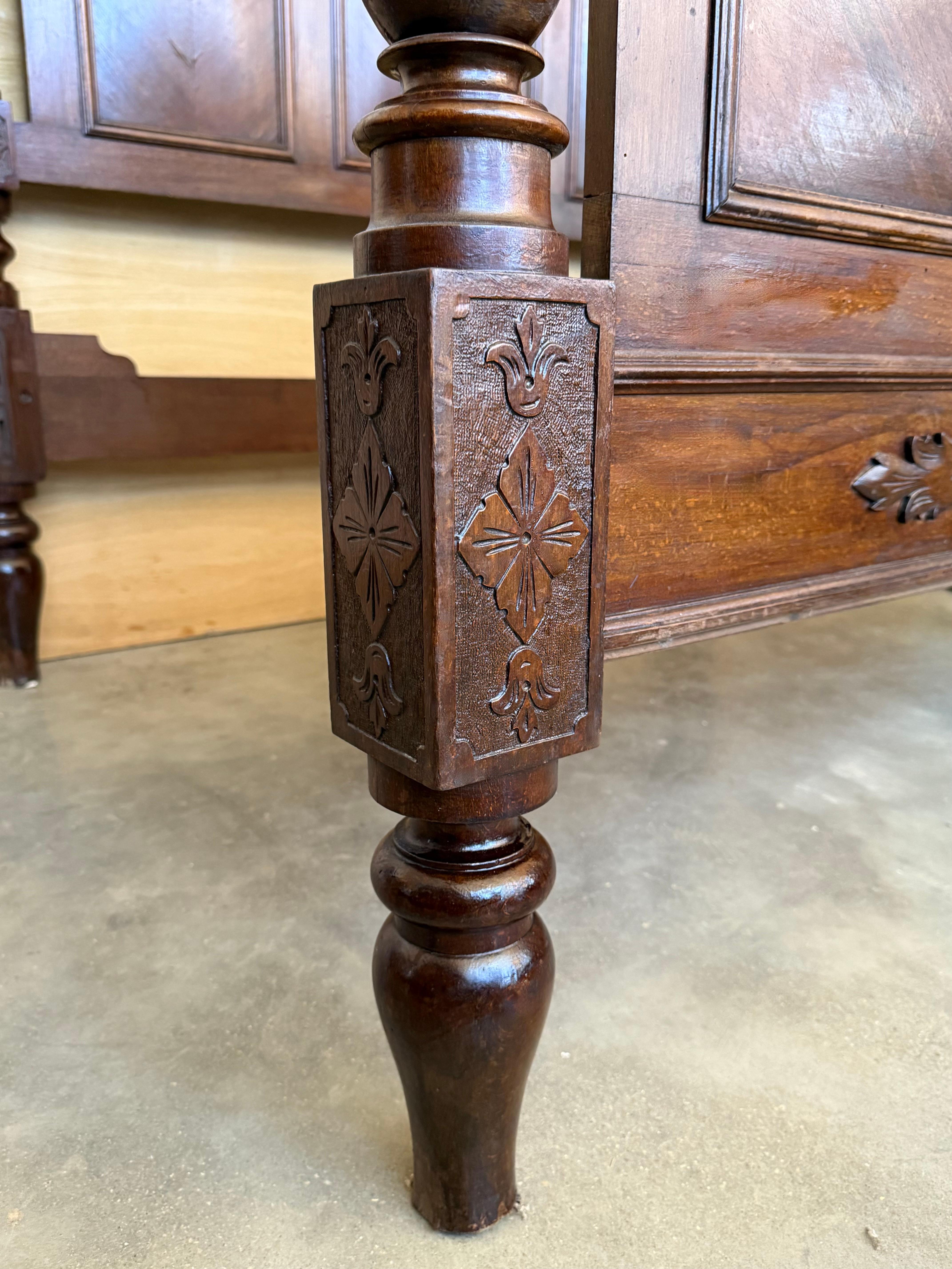 Antique French Louis XVI Full/Queen Size Rosewood Carved Bed Frame Baroque en vente 7