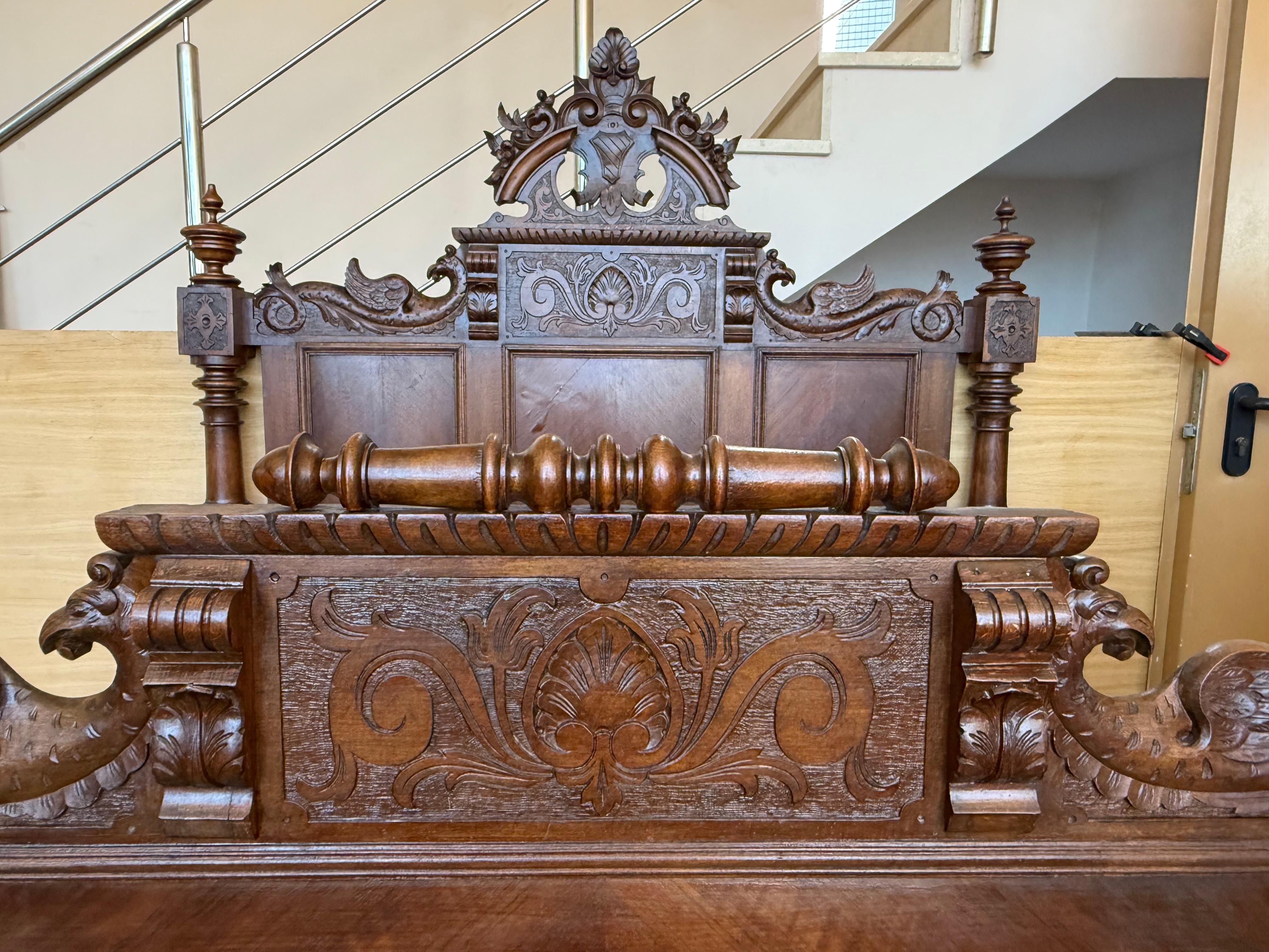 20ième siècle Antique French Louis XVI Full/Queen Size Rosewood Carved Bed Frame Baroque en vente