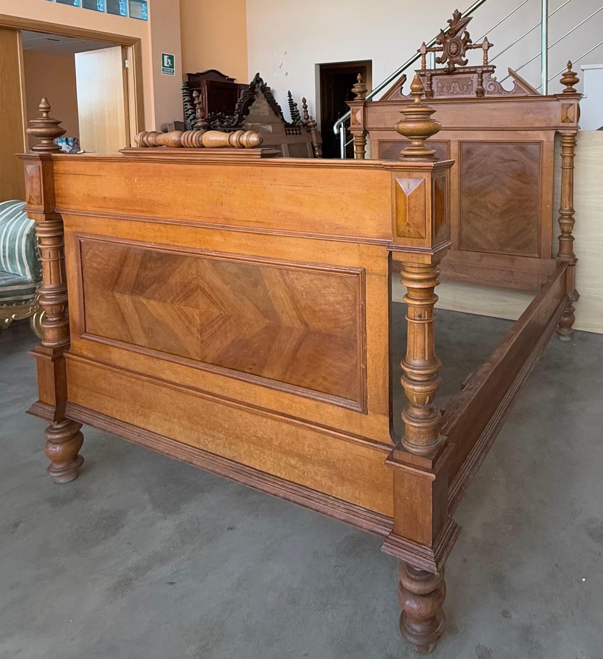 Walnut Antique French Louis XVI Style Full Size Rosewood Carved Bed Frame Baroque For Sale