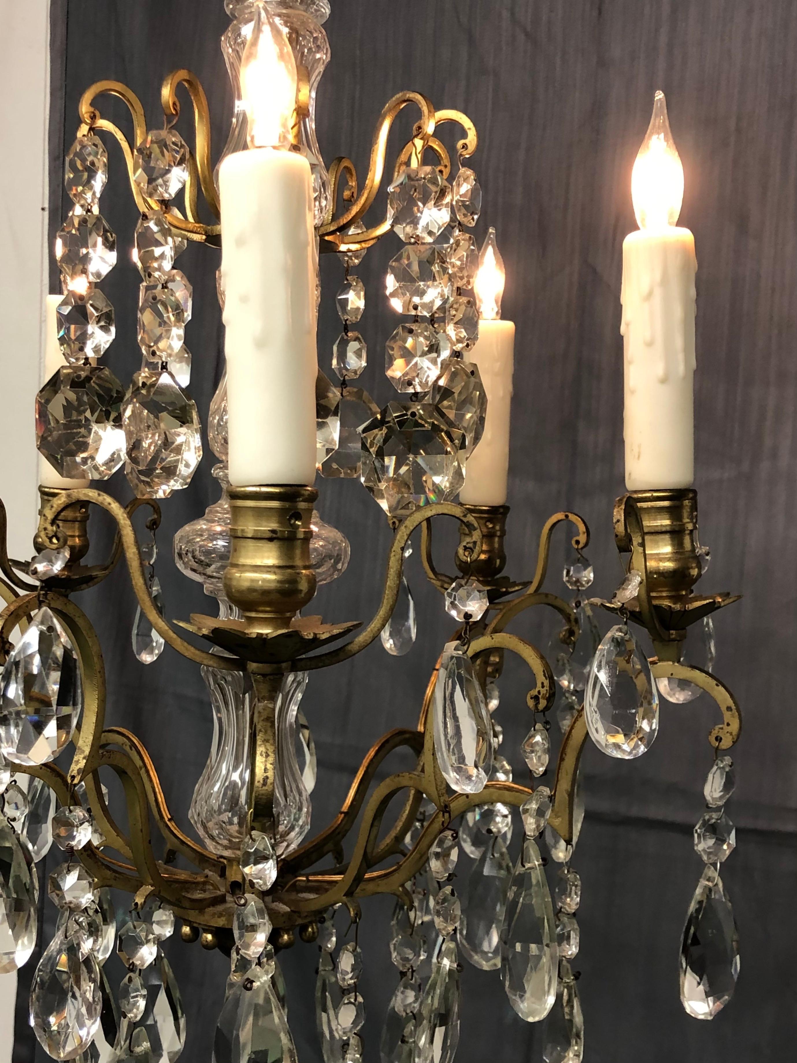 Lustre français ancien de style Louis XVI à 5 bras en bronze doré et cristal en vente 4
