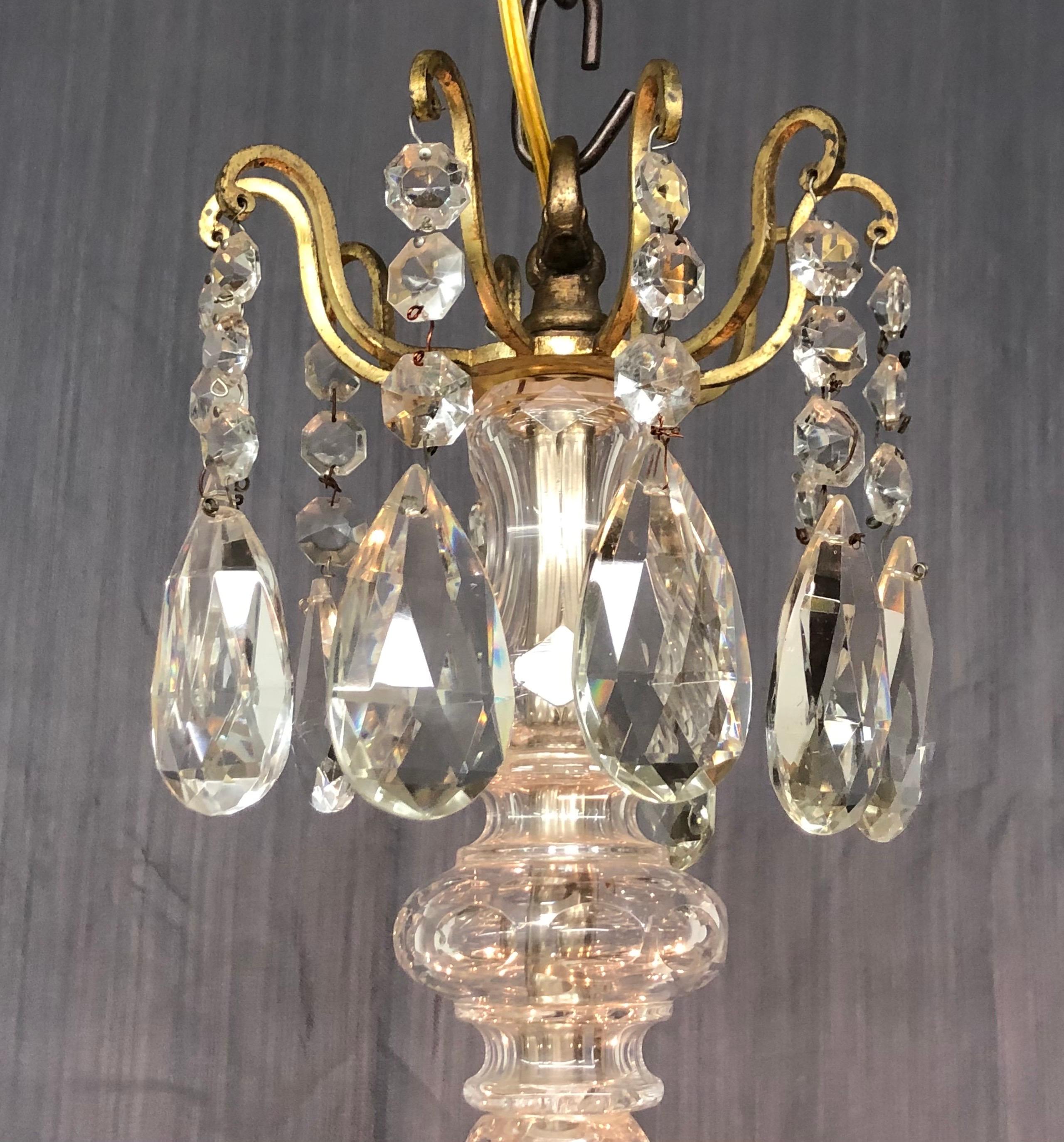 Antique French Louis XVI Style Gilt Bronze and Crystal 5-Arm Chandelier For Sale 1