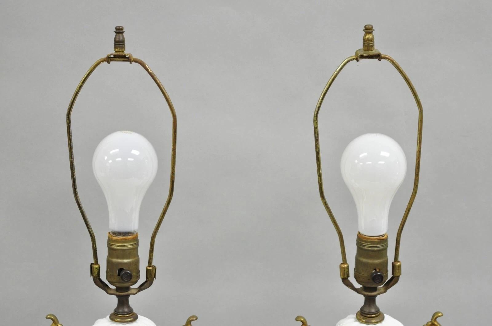 Antique French Louis XVI Style Porcelain Gilt Bronze Urn Table Lamps - a Pair in vendita 3