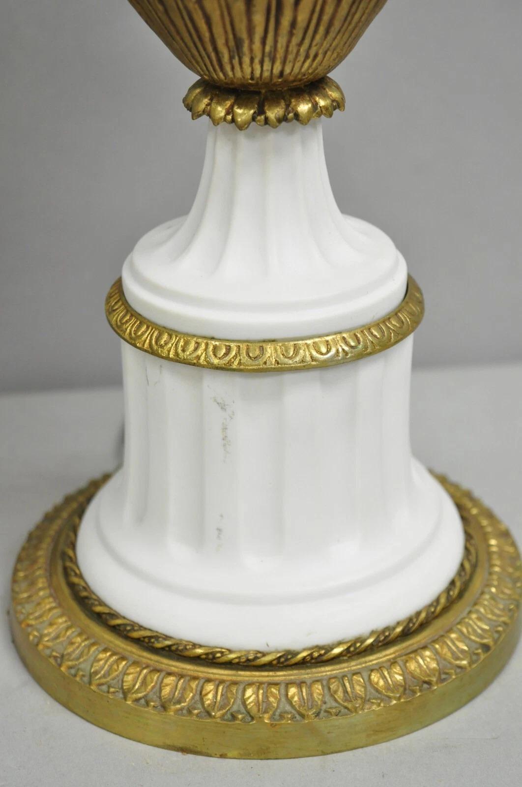 Antique French Louis XVI Style Porcelain Gilt Bronze Urn Table Lamps - a Pair in vendita 4