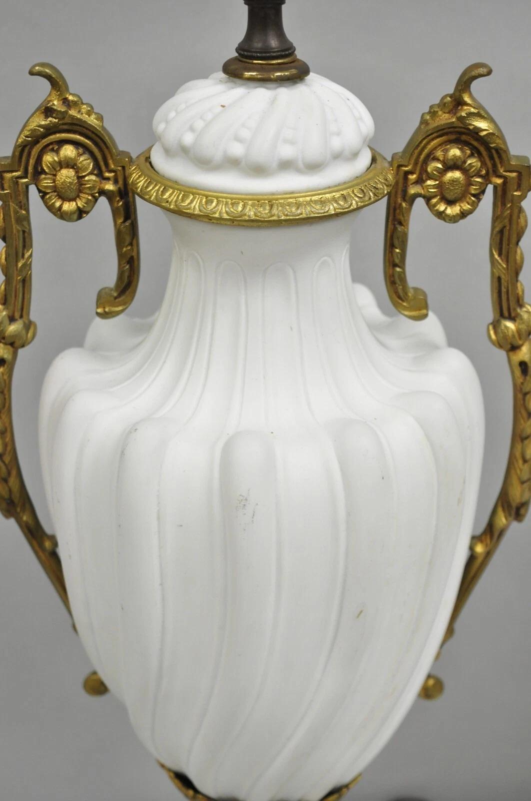 Antique French Louis XVI Style Porcelain Gilt Bronze Urn Table Lamps - a Pair in vendita 1