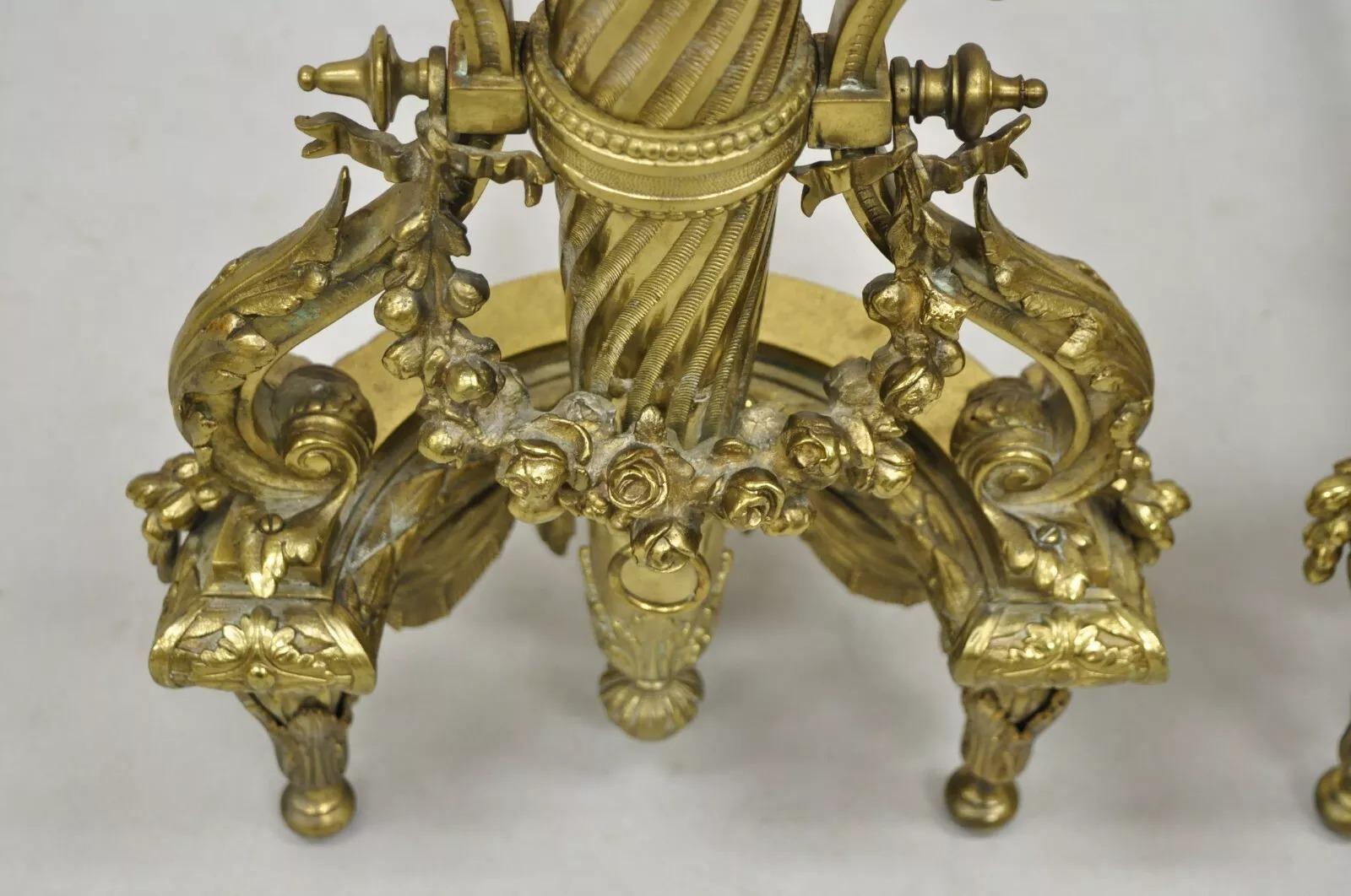 Andirons de style Louis XVI en bronze doré - Paire en vente 1