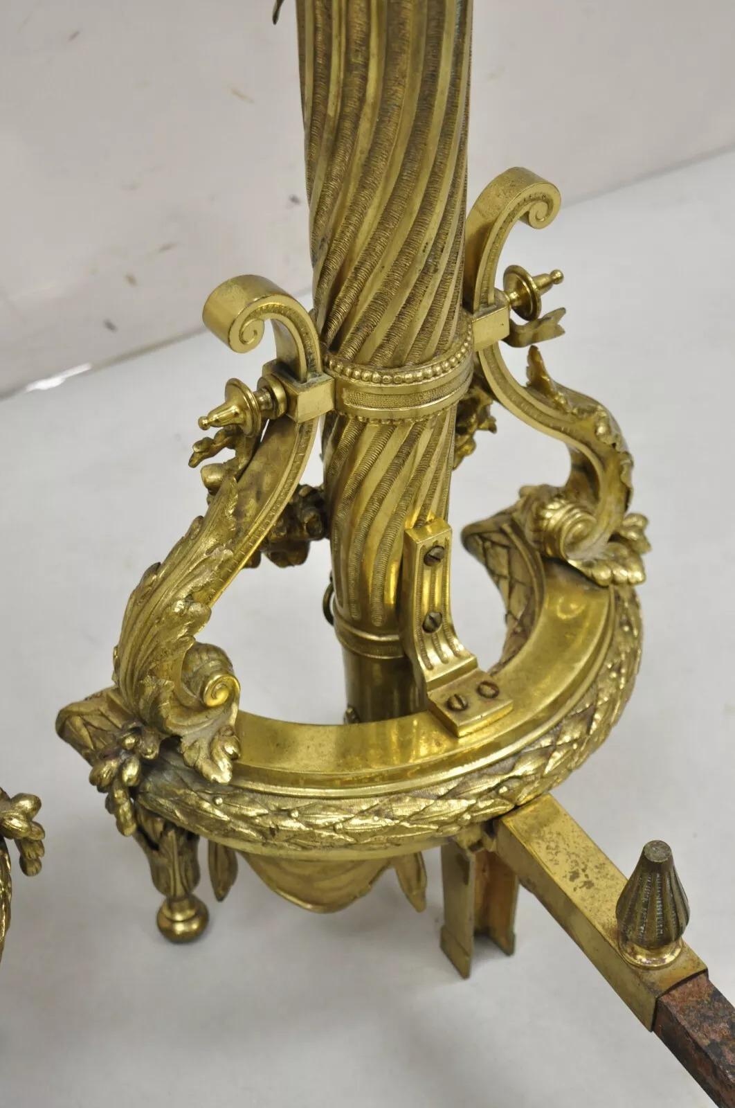 Andirons de style Louis XVI en bronze doré - Paire en vente 3