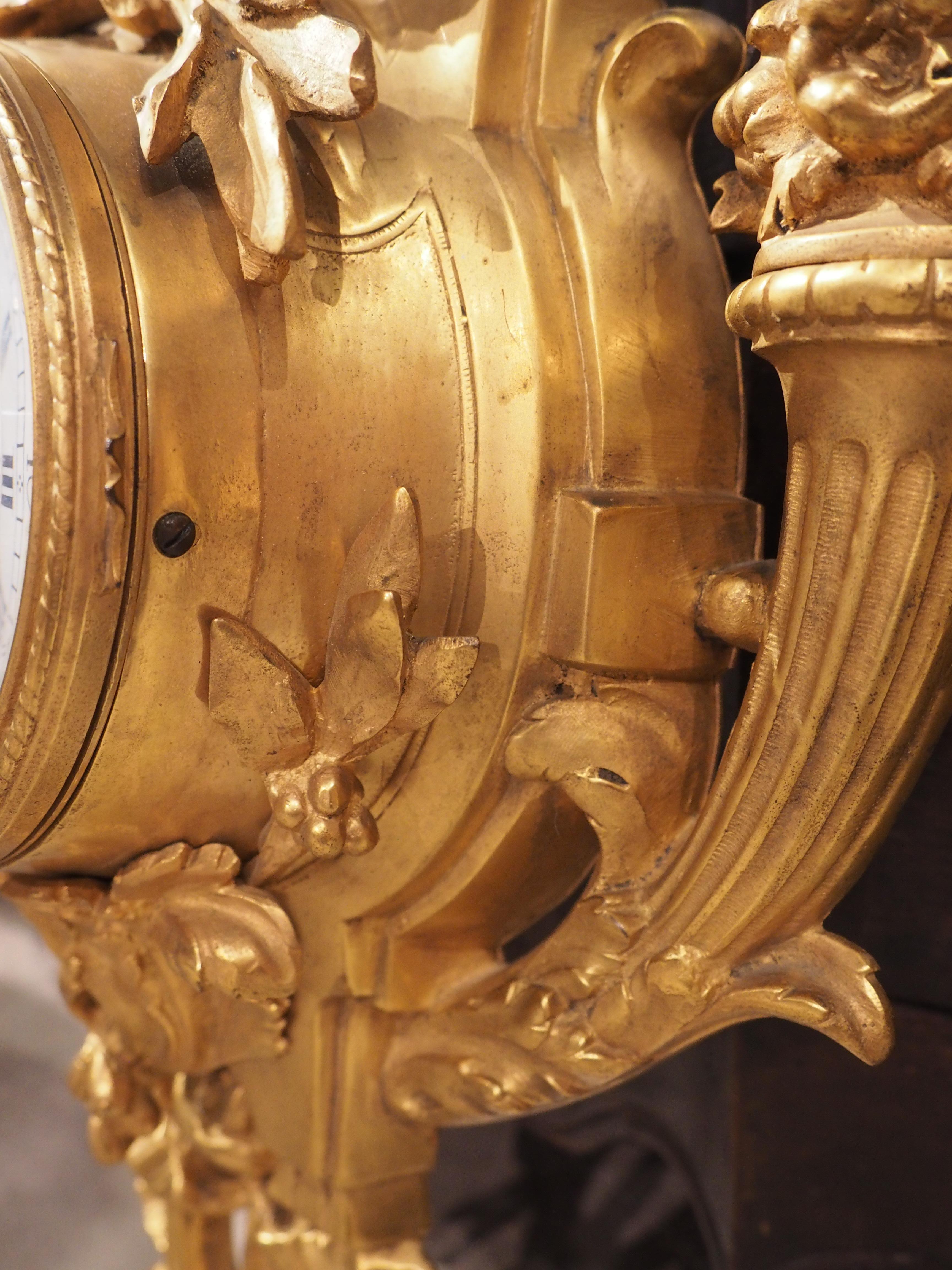 Antike französische Wanduhr aus vergoldeter Bronze im Louis-XVI.-Stil, 19. Jahrhundert im Angebot 4