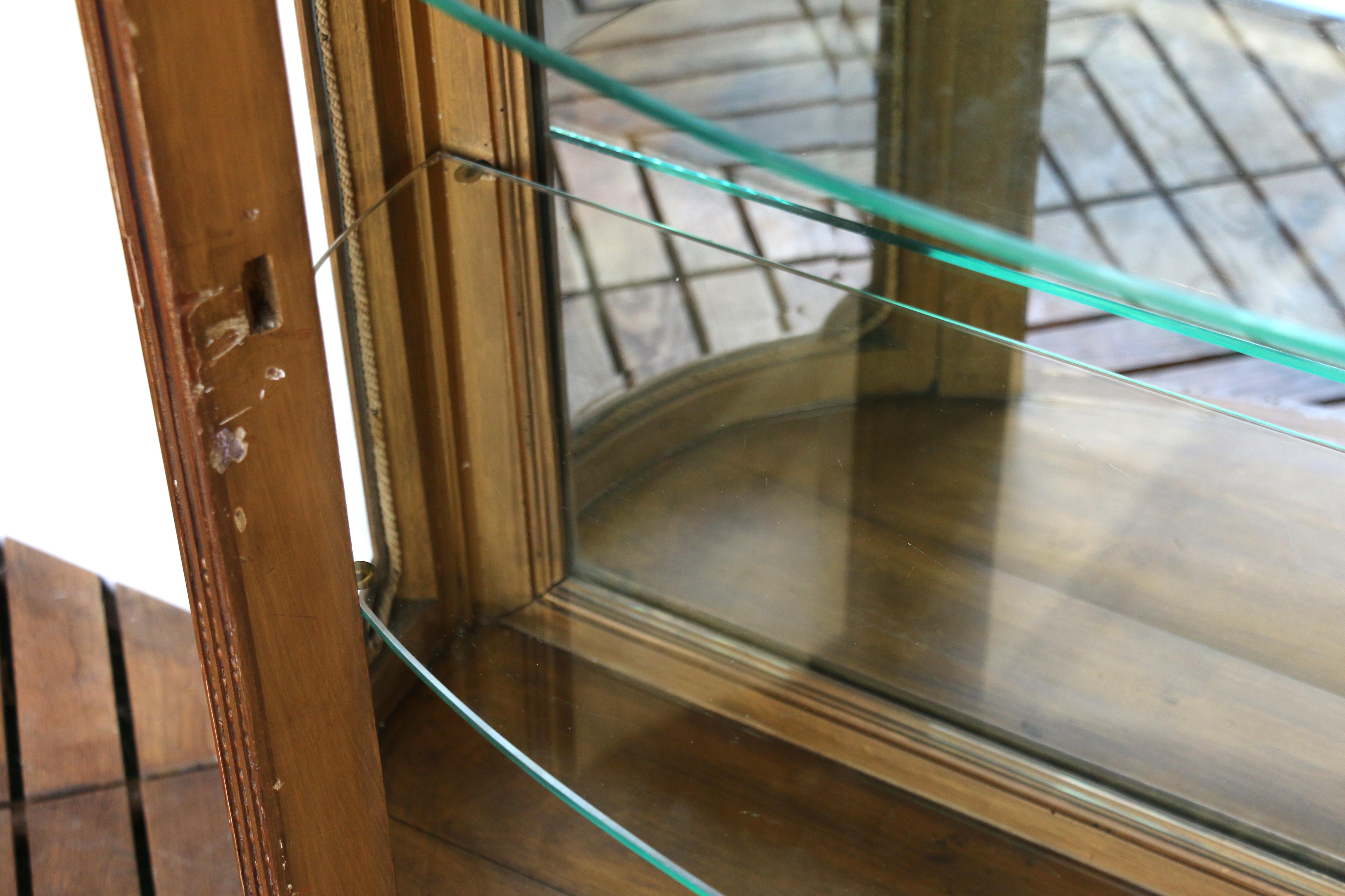 Antique French Louis XVI-Style Giltwood Vitrine With Marble Top, Early 20th Cent en venta 11