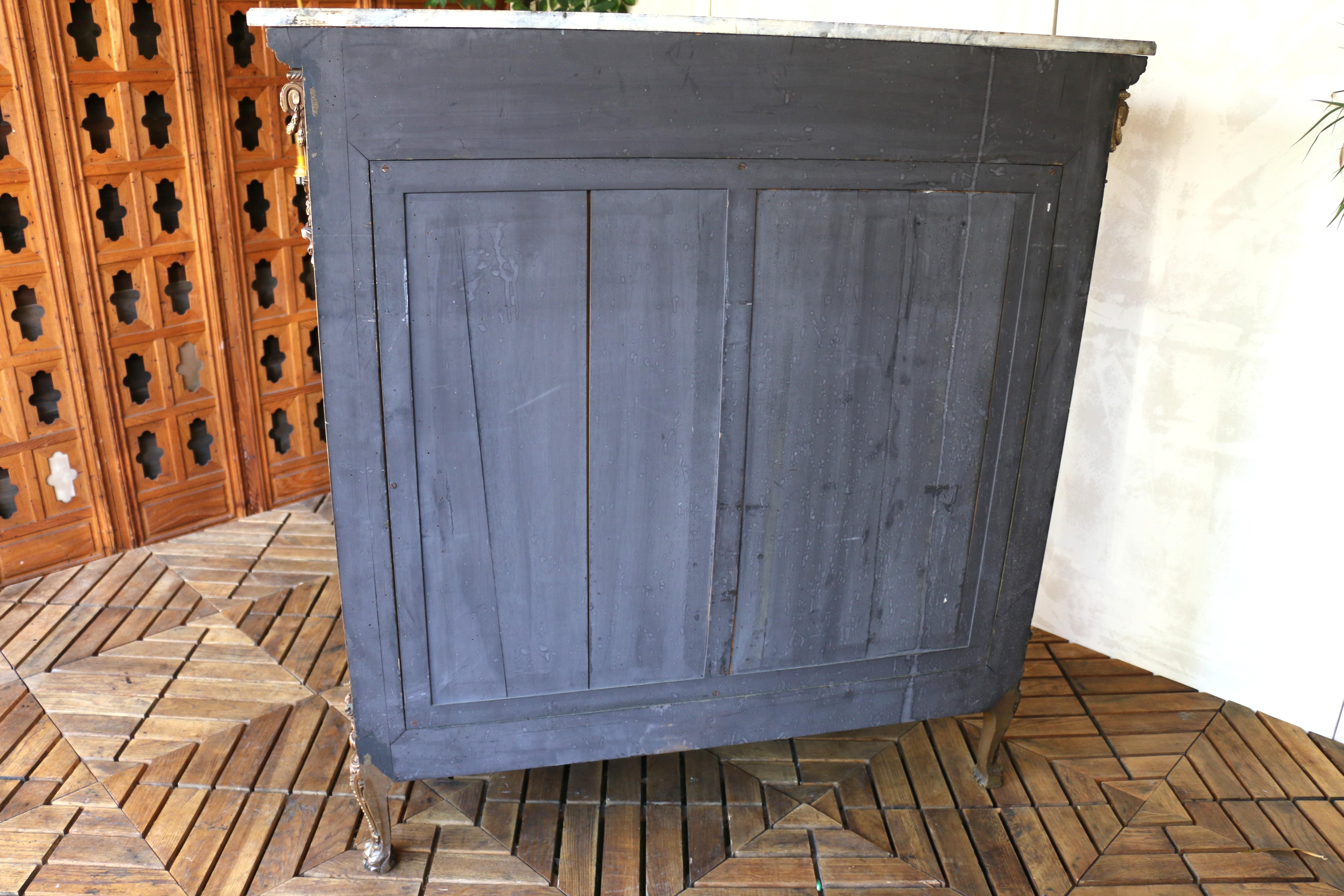 Antique French Louis XVI-Style Giltwood Vitrine With Marble Top, Early 20th Cent en venta 12