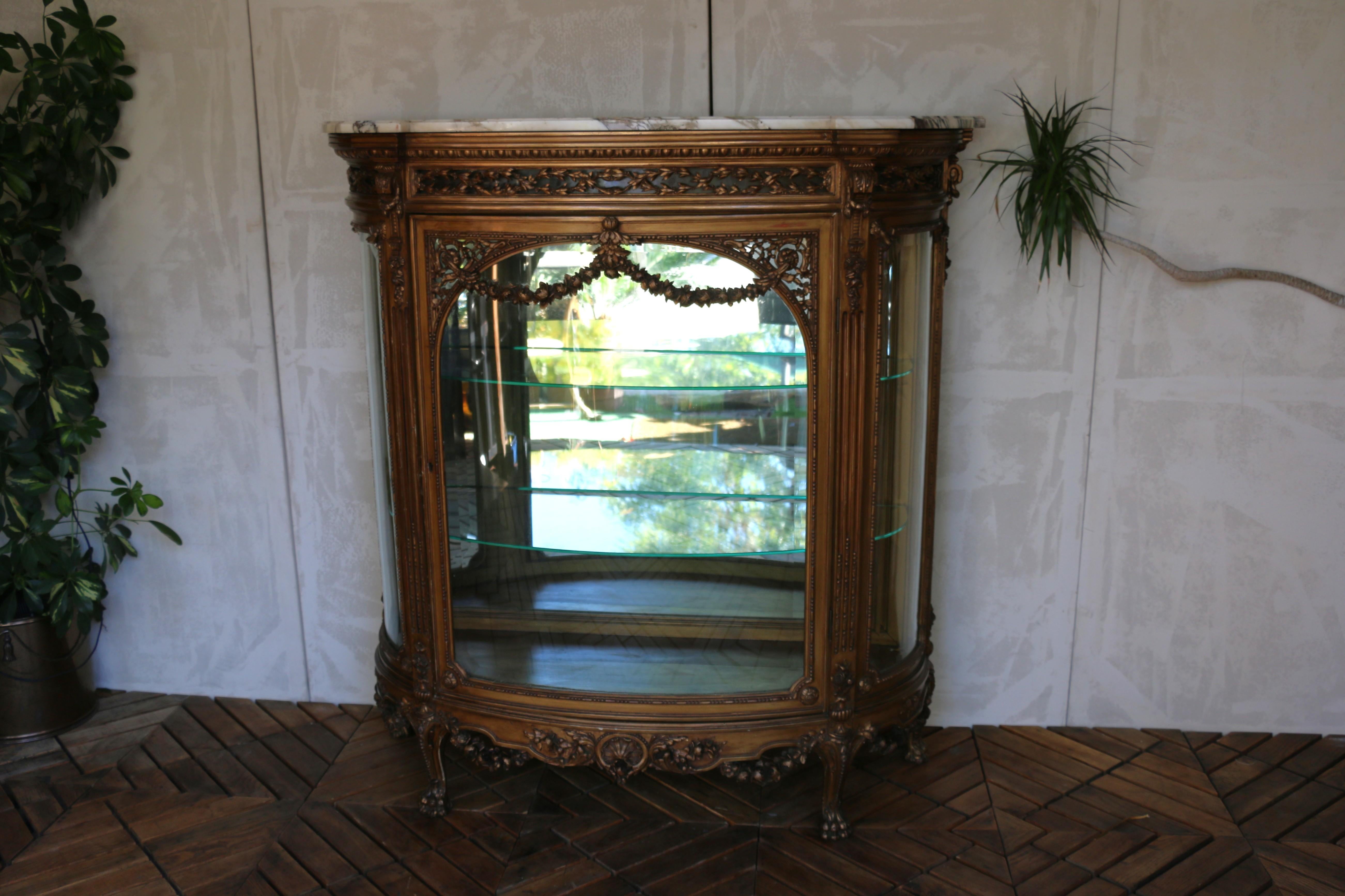 Antique French Louis XVI-Style Giltwood Vitrine With Marble Top, Early 20th Cent Francés en venta