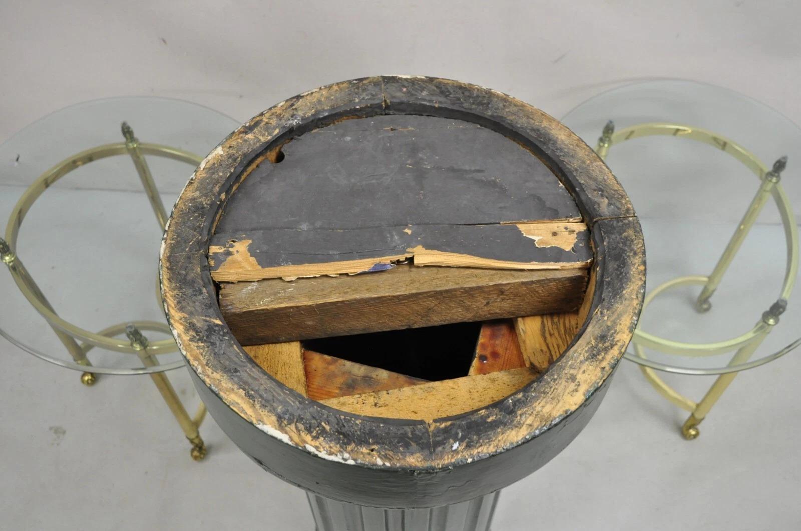 Antique French Louis XVI Style Green & Gold Painted Wooden Column Pedestal with in vendita 4