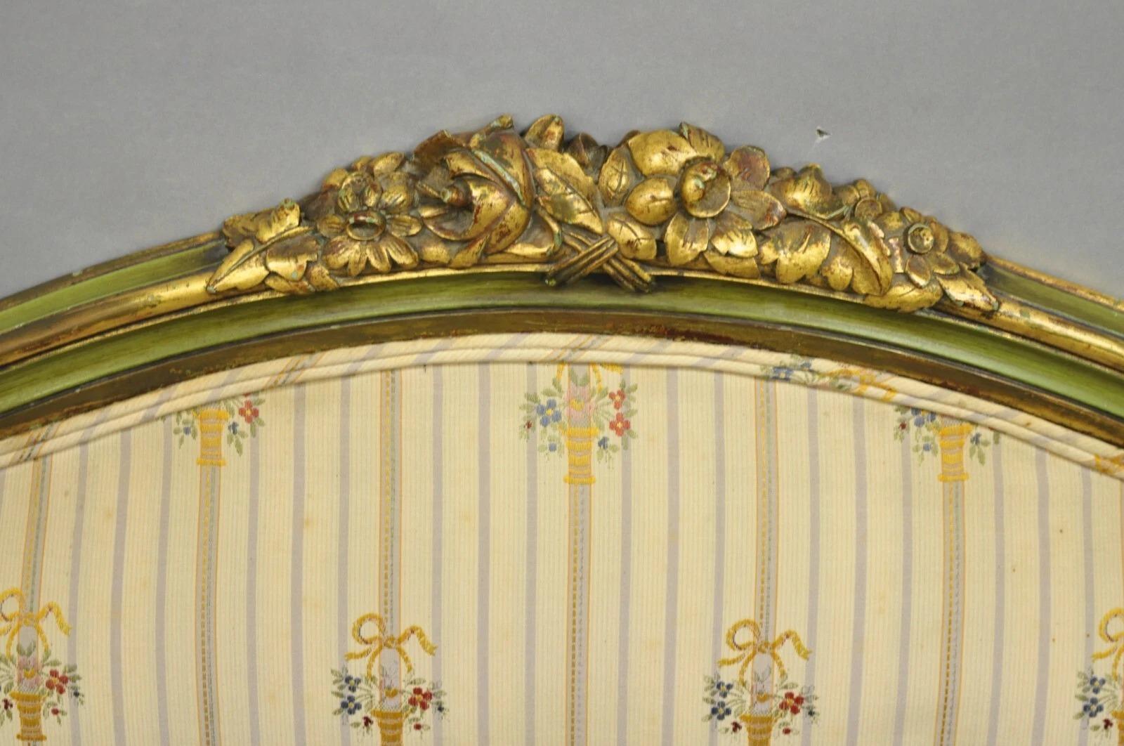 Antique French Louis XVI Style Grün lackiert Upholstering Twin Bett von Vanleigh (Unbekannt) im Angebot