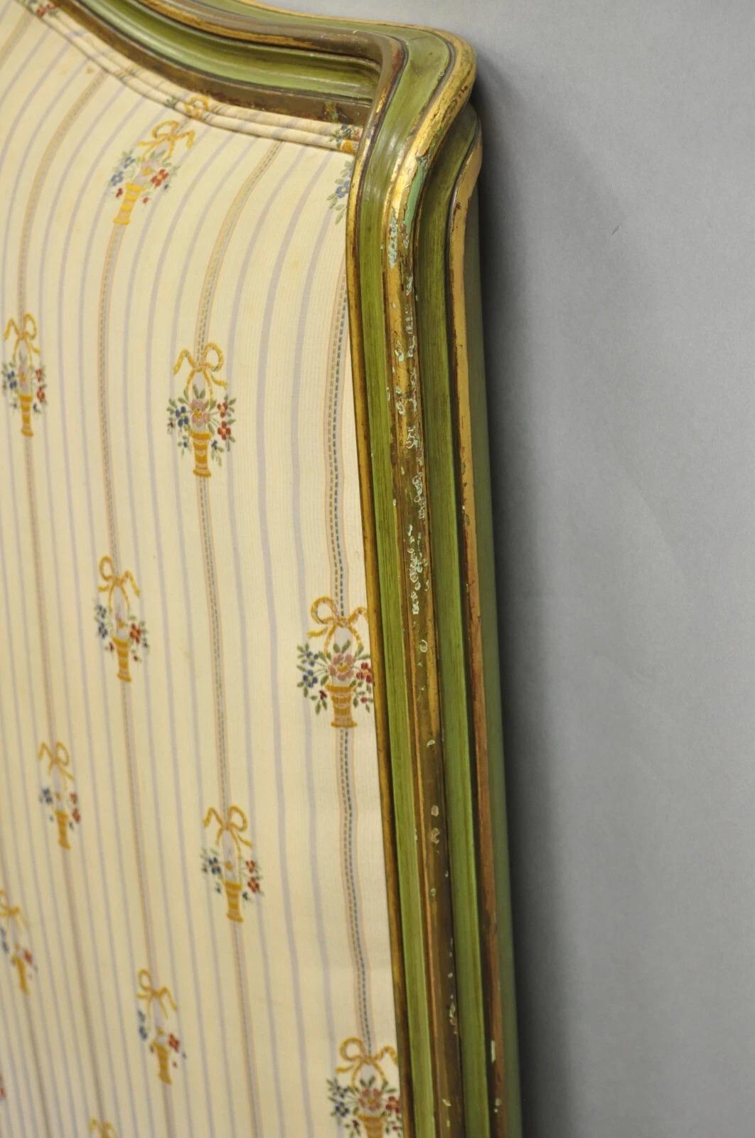 Antique French Louis XVI Style Grün lackiert Upholstering Twin Bett von Vanleigh (Holz) im Angebot