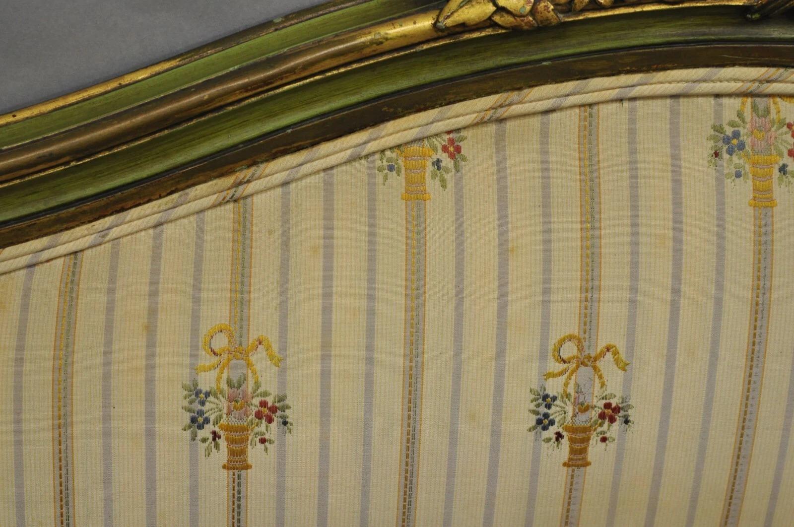 Antique French Louis XVI Style Grün lackiert Upholstering Twin Bett von Vanleigh im Angebot 1
