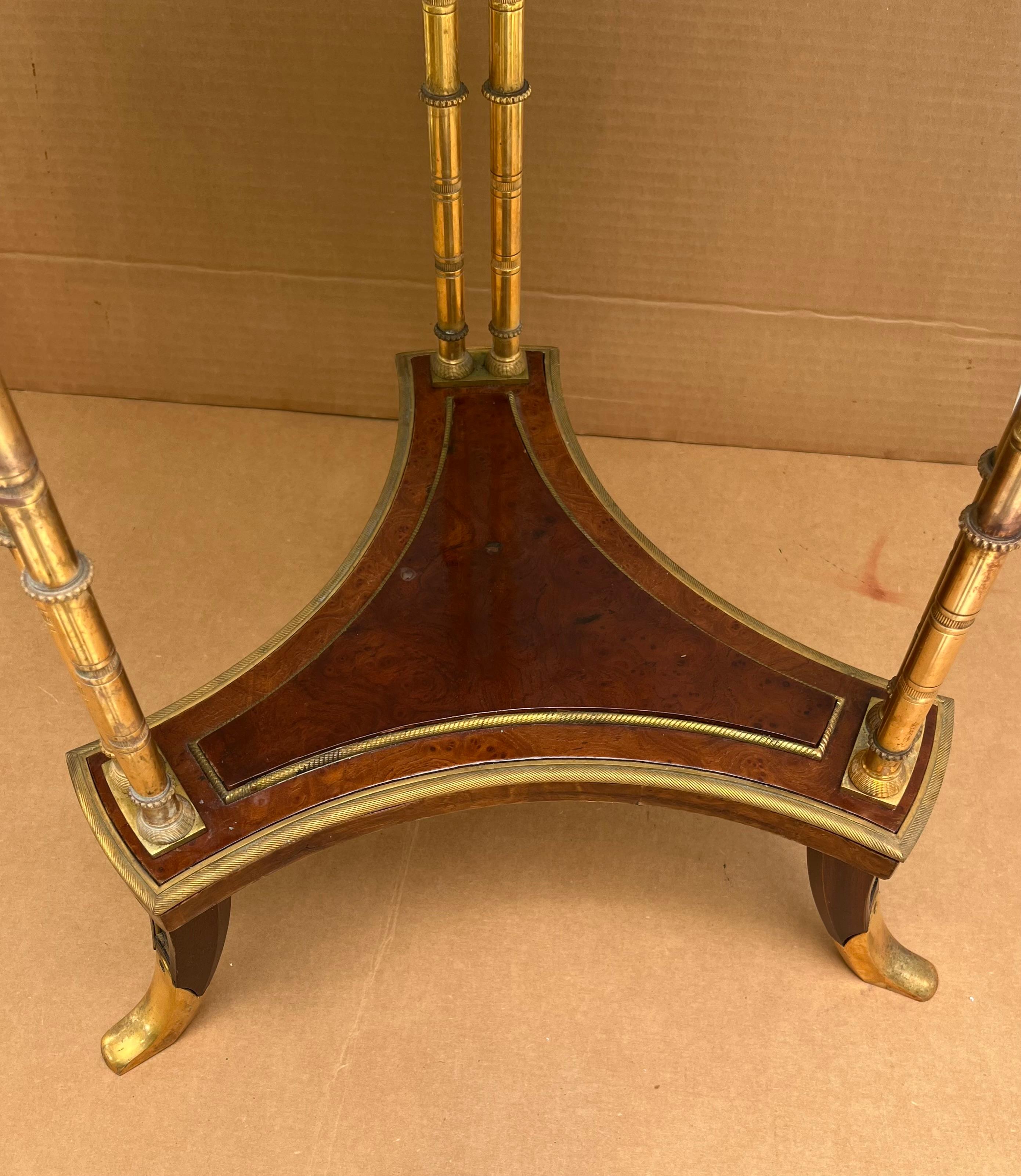 Gueridón francés antiguo estilo Luis XVI de Henry Dasson. en venta 4