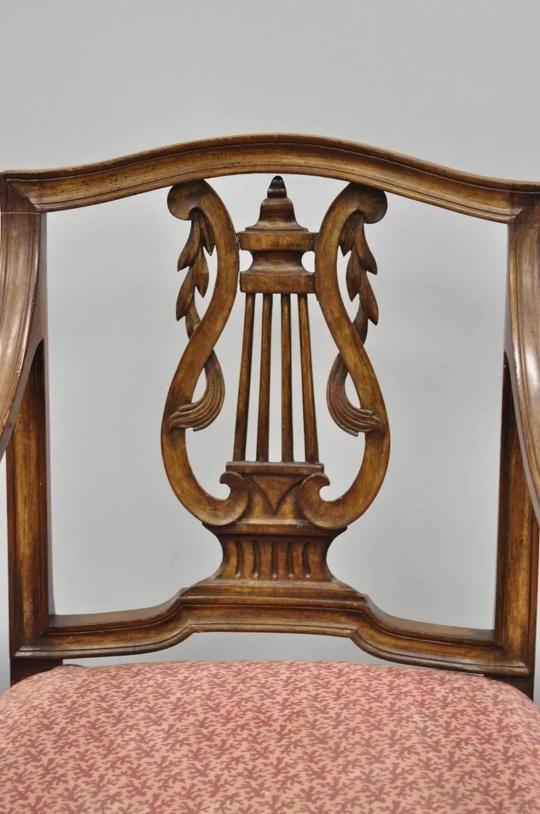 20ième siècle Anciennes chaises à accoudoirs en acajou italien de style Louis XVI à dossier en forme de harpe - Paire en vente