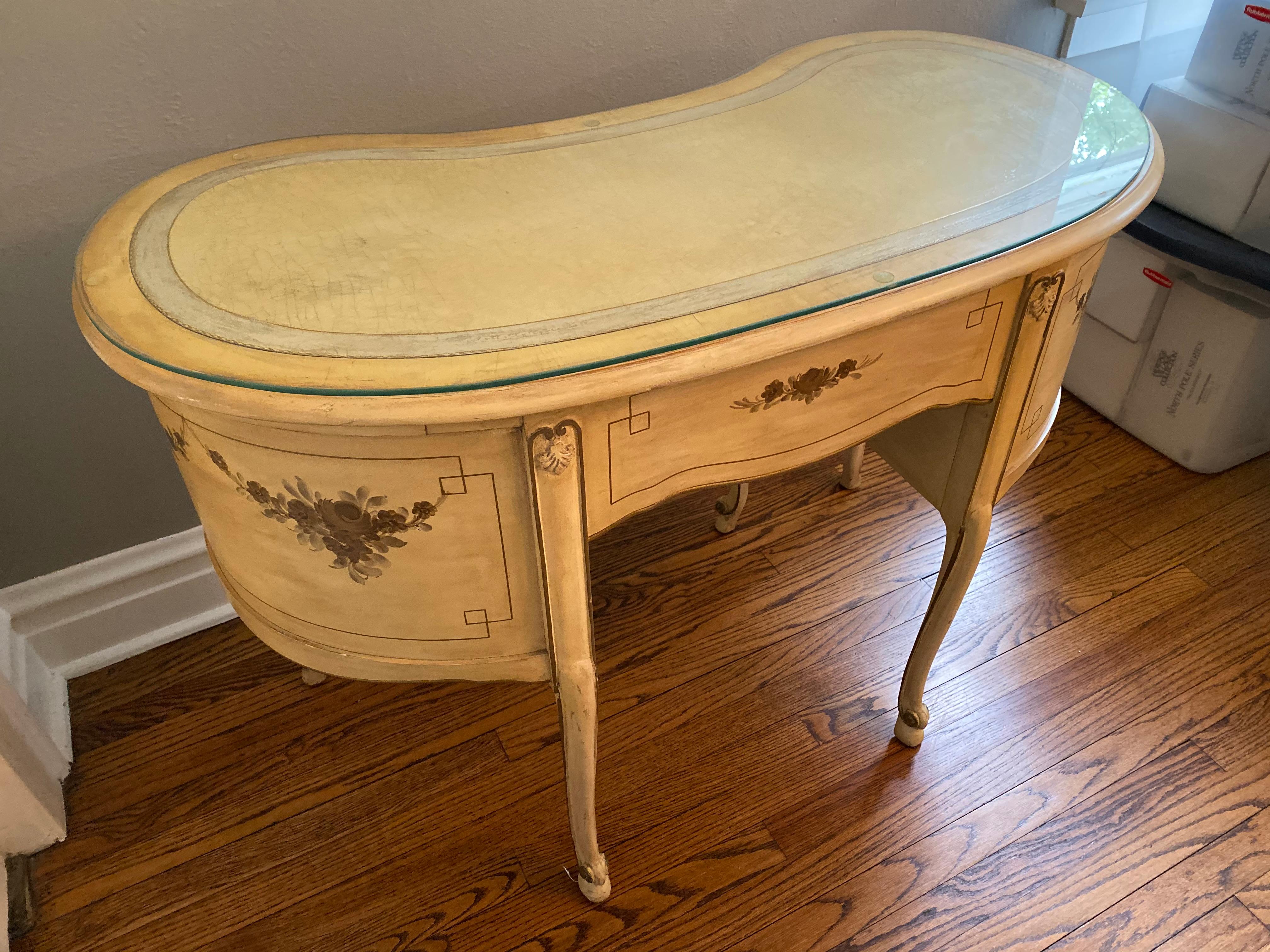 Antique French Louis XVI Style Kidney Shaped Painted Vanity or Writing Desk For Sale 6