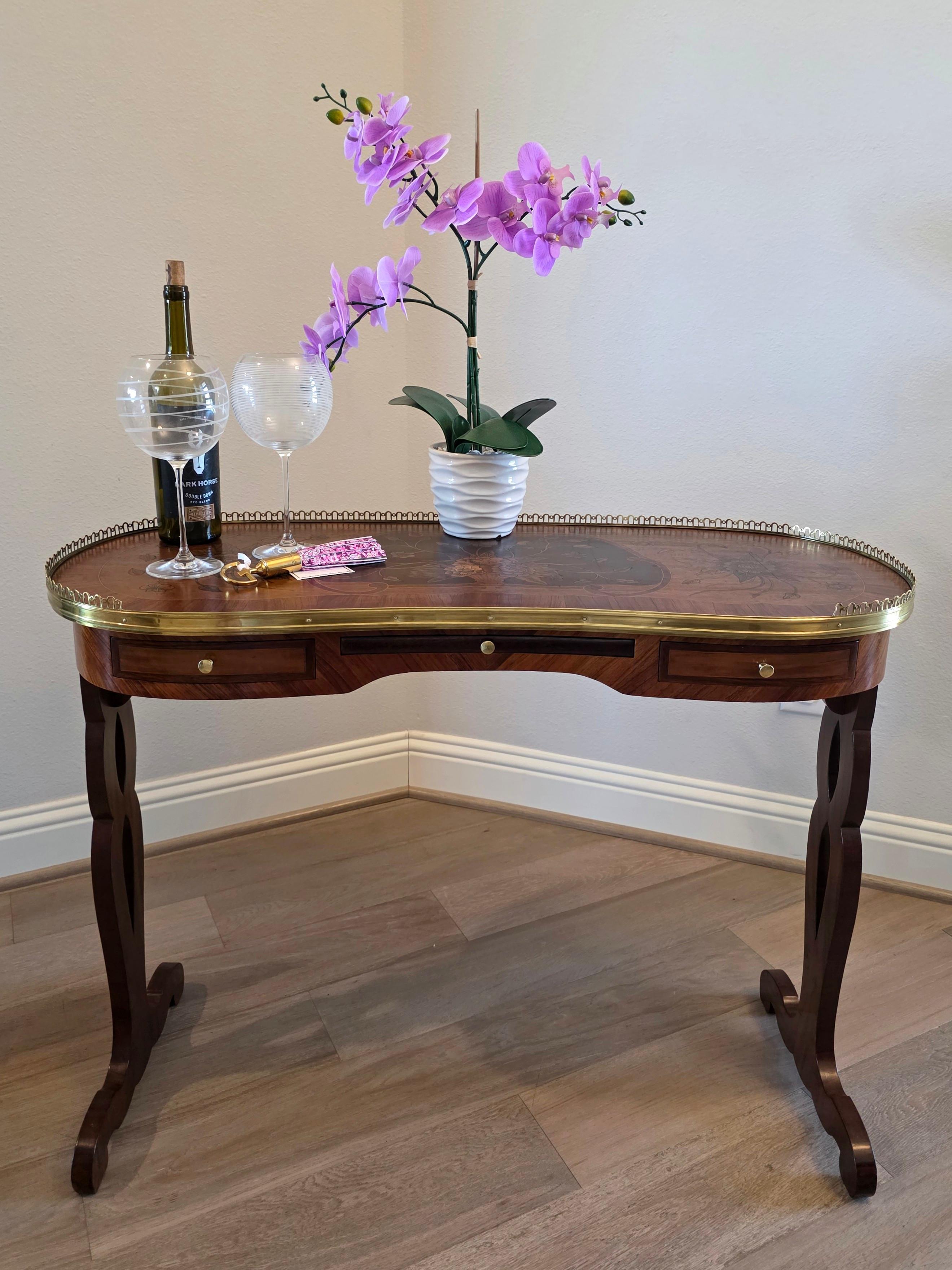 Antique French Louis XVI Style Kidney Trestle Gilt Messing Gallery Schreibtisch im Angebot 10