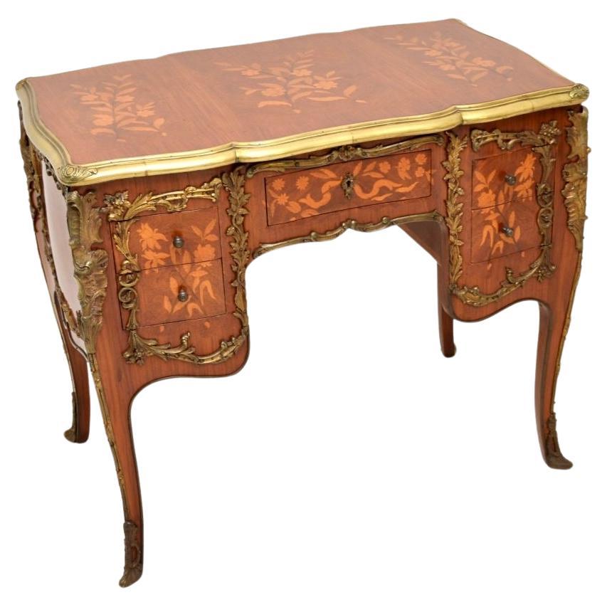 Antique French Louis XVI Style Knee Hole Desk (scrivania con foro per il ginocchio)