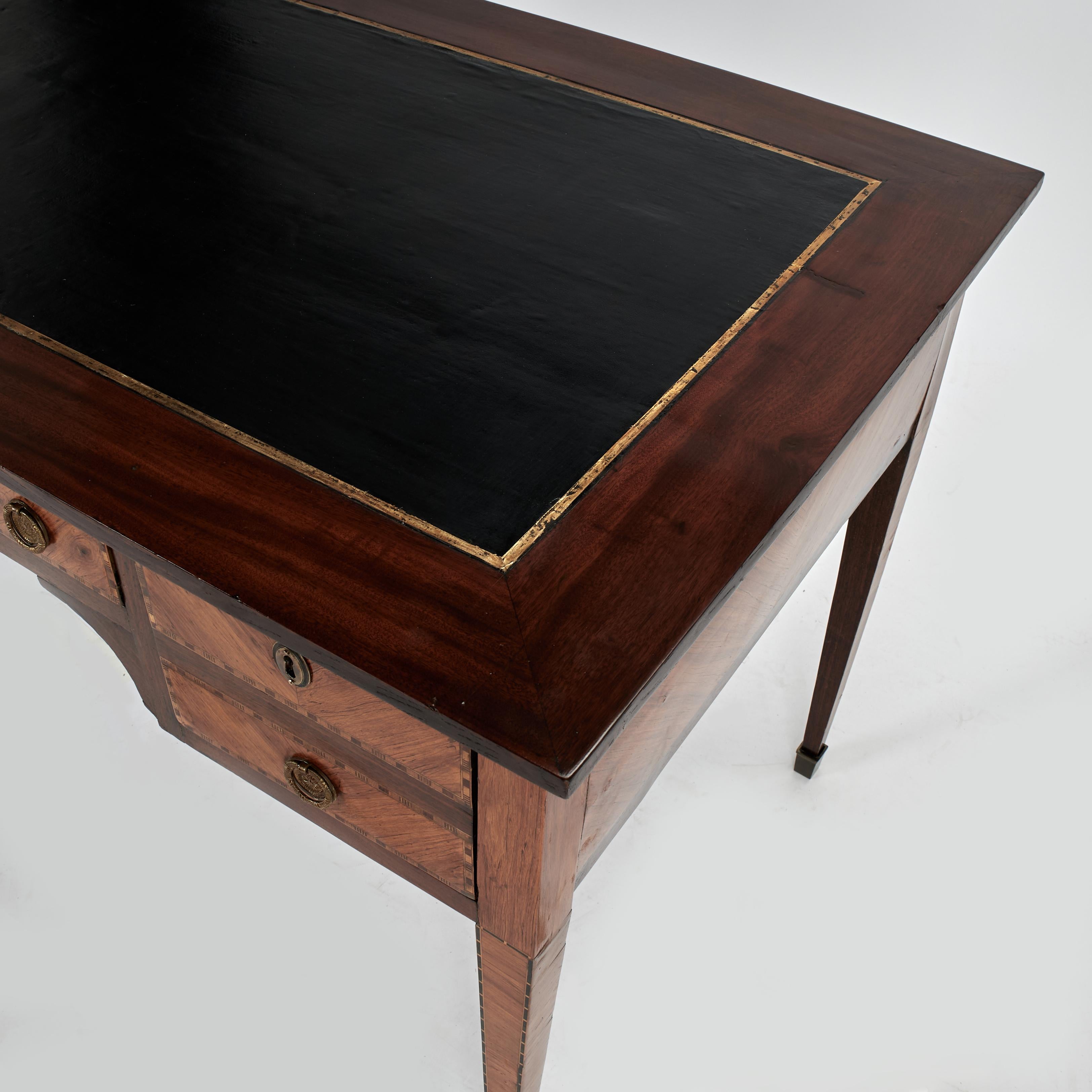 Antique French Louis XVI Style Leather Top Desk en vente 3