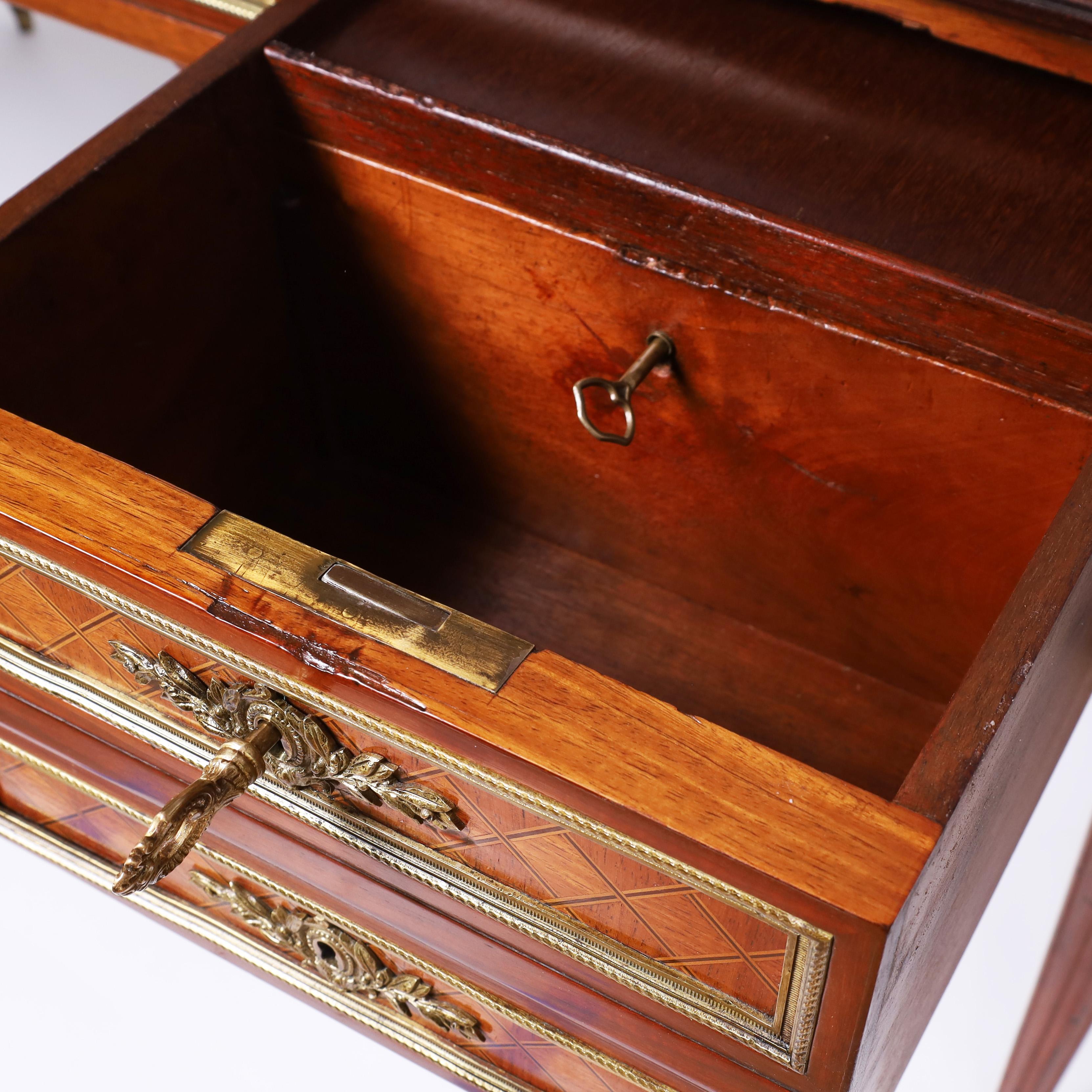 Bronzo Antique French Louis XVI Style Leather Top Desk (Scrivania in pelle) in vendita