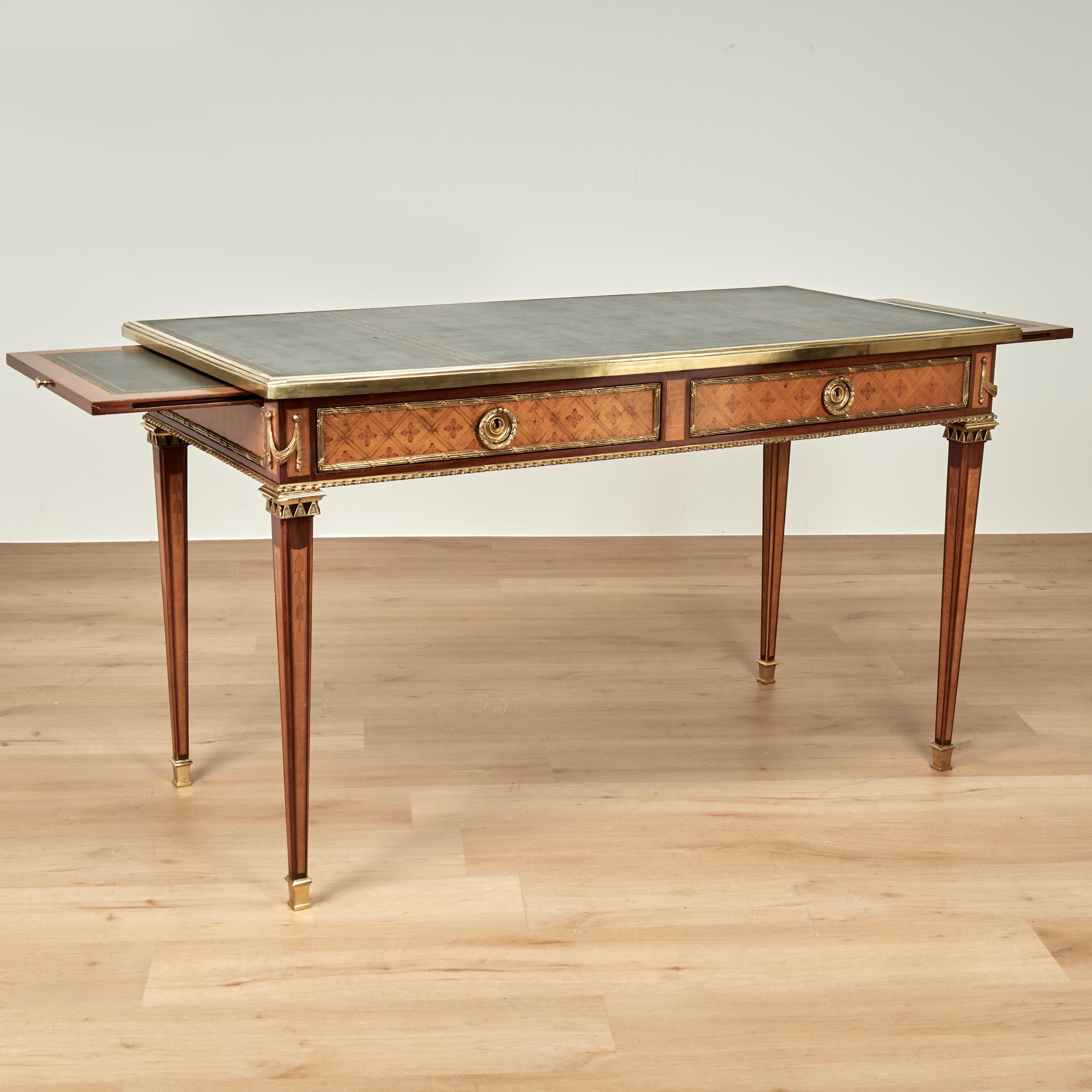 Antique French Louis XVI Stil Lederplatte Schreibtisch oder Bureau Plat im Angebot 2