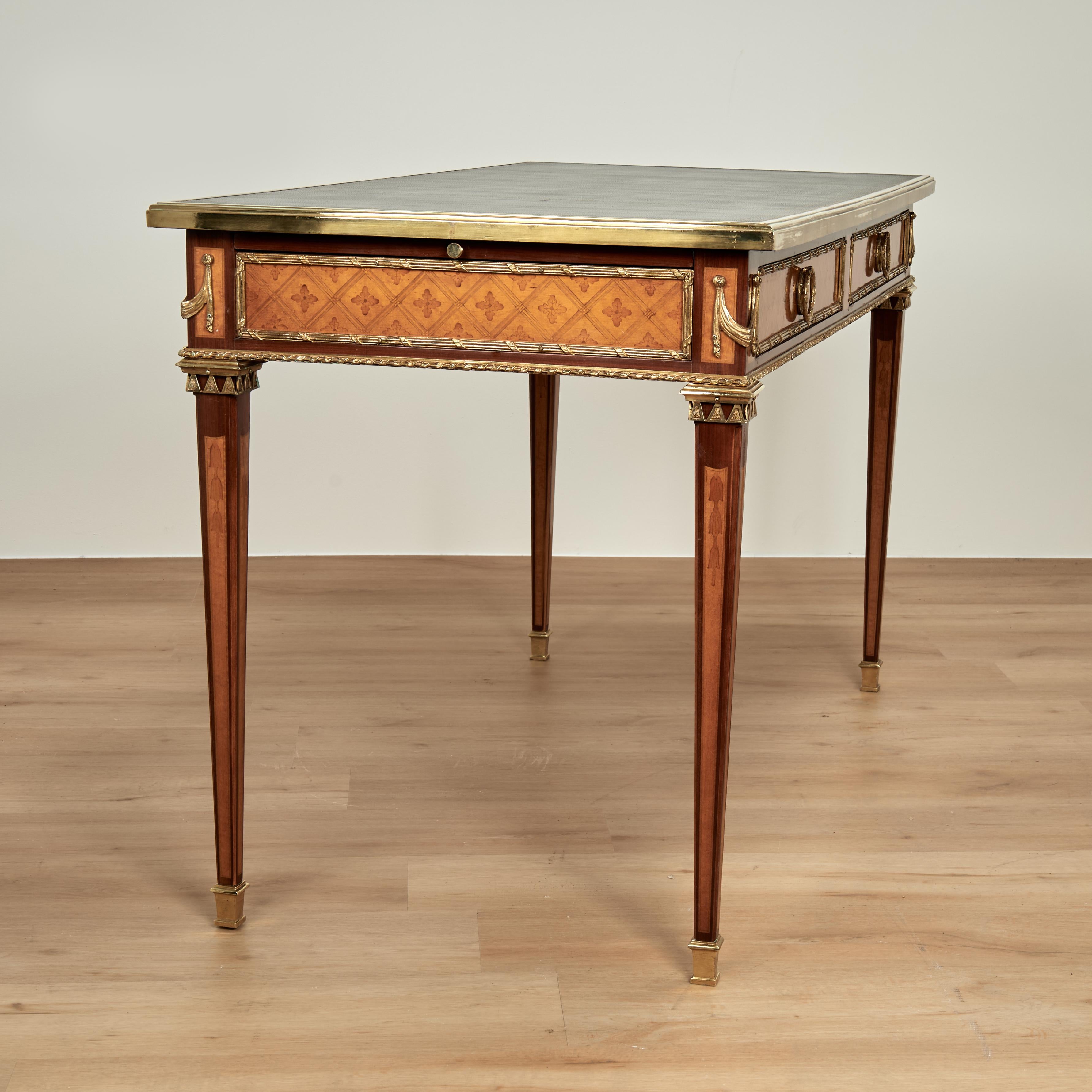 Antique French Louis XVI Stil Lederplatte Schreibtisch oder Bureau Plat im Angebot 8