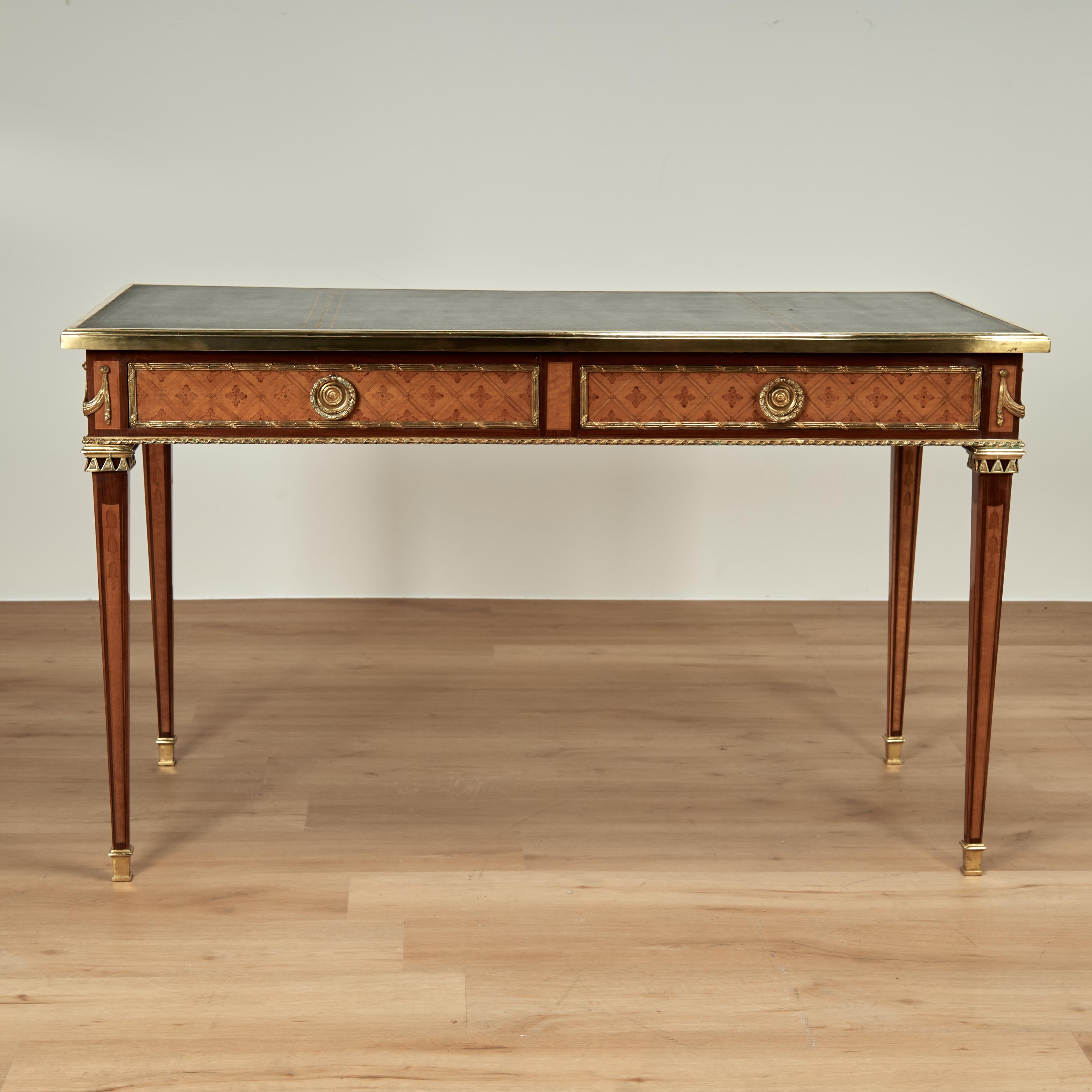 Antique French Louis XVI Stil Lederplatte Schreibtisch oder Bureau Plat im Angebot 9