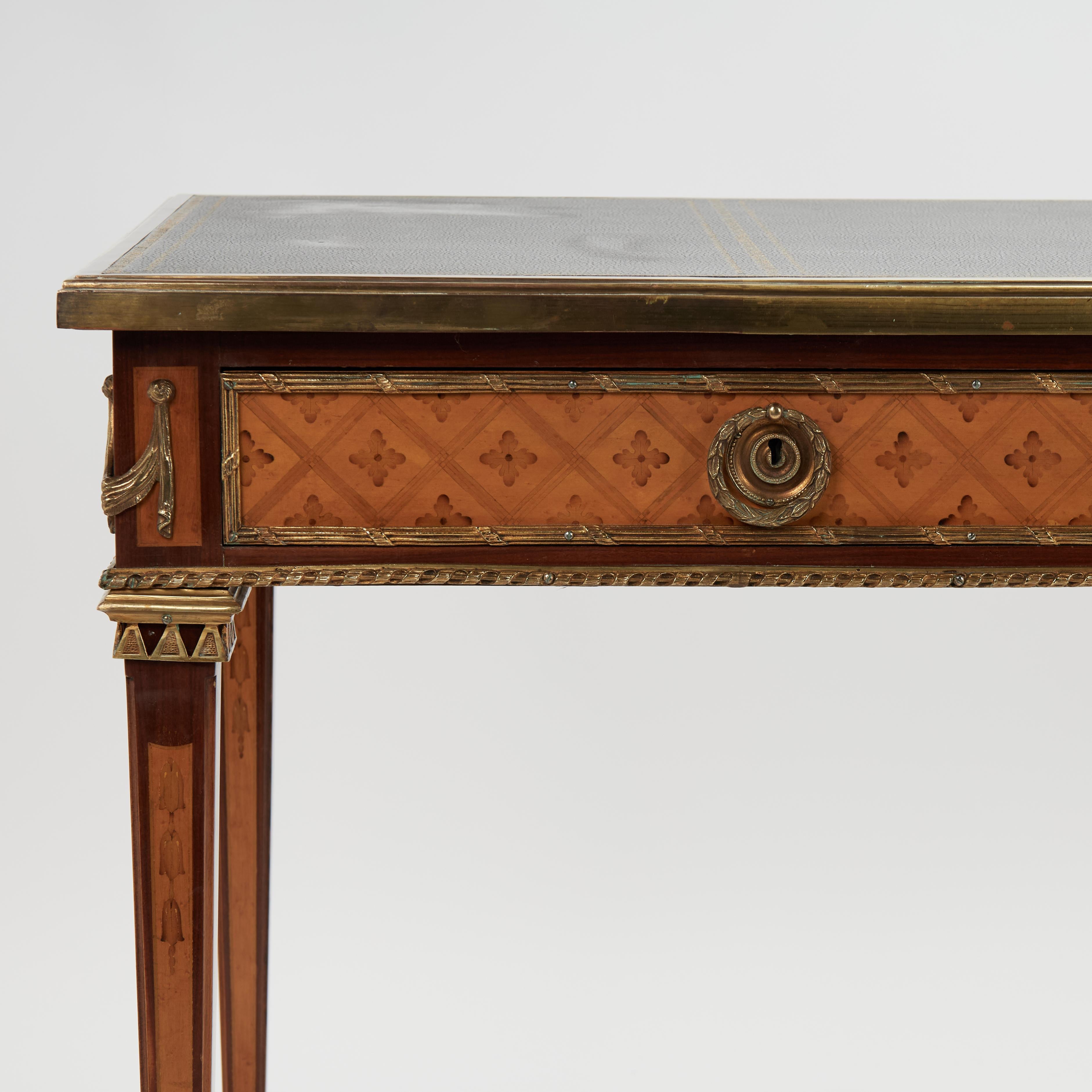 Antique French Louis XVI Style Leather Top Desk or Bureau Plat In Good Condition For Sale In Palm Beach, FL