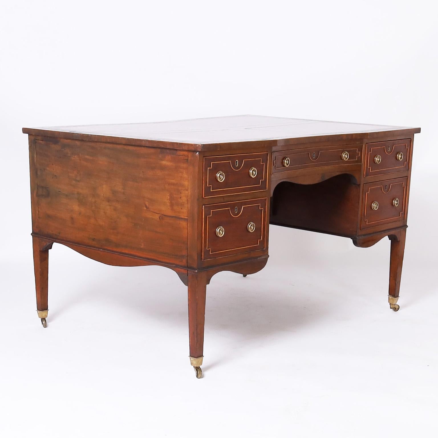 Antiker französischer Louis XVI-Stil-Ledertisch mit Partner-Platte (Louis XVI.) im Angebot