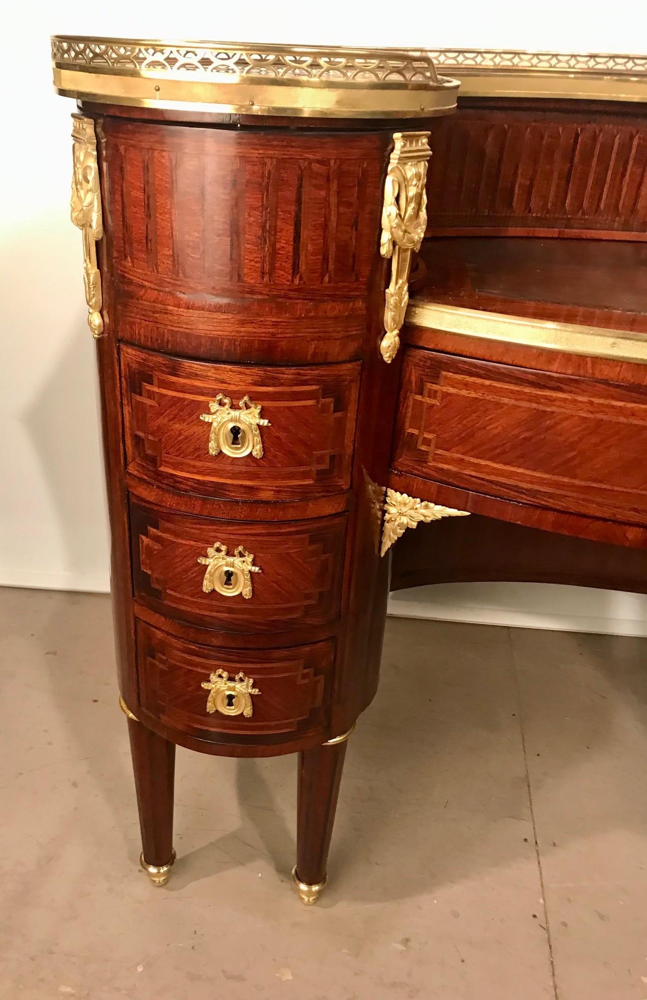 Antique French Louis XVI Style Mahogany and Parquetry Bureau a Rognon For Sale 7