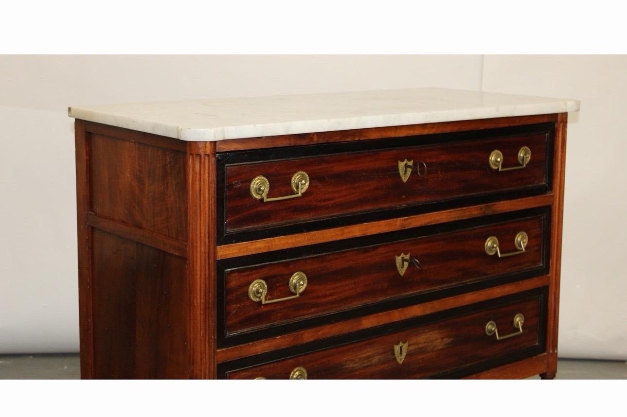 Antique French Louis XVI style Mahogany Commode with White Marble Top For Sale 2