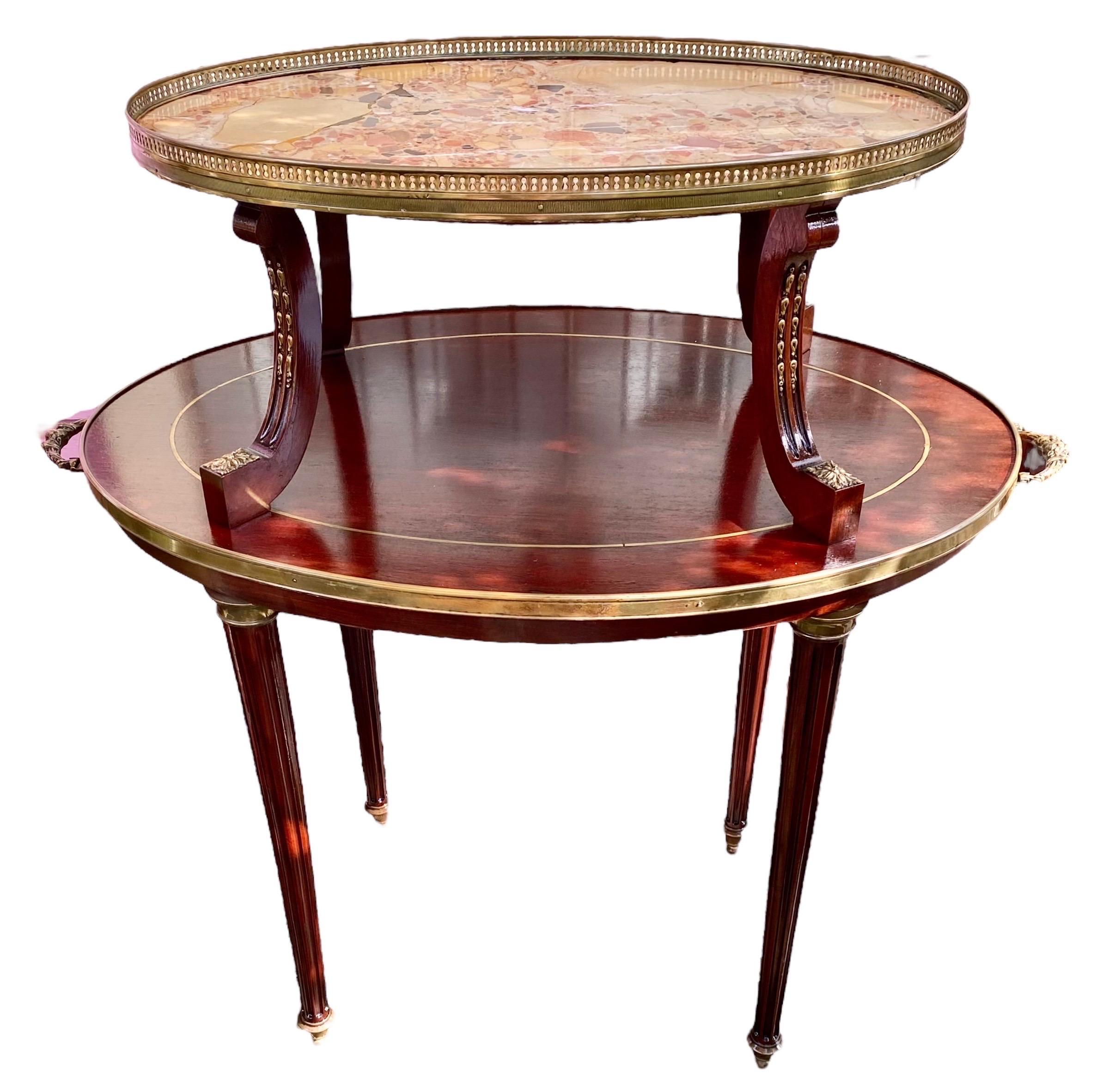 Antiker französischer Desserte-Tisch aus Mahagoni mit Marmorplatte im Louis-XVI.-Stil im Angebot 5