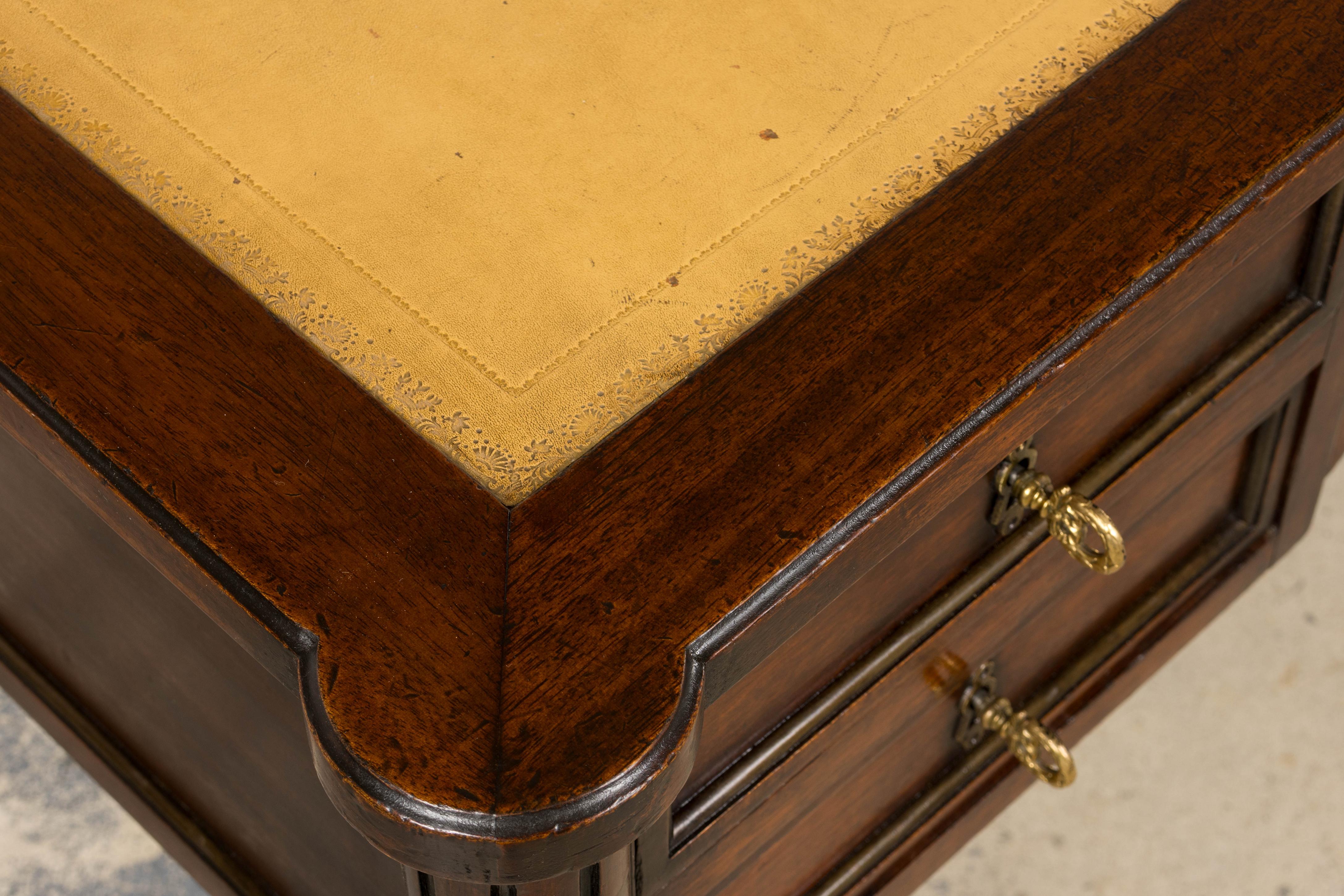 Antique French Louis XVI Stil Mahagoni Schreibtisch W / Leder oben im Angebot 2