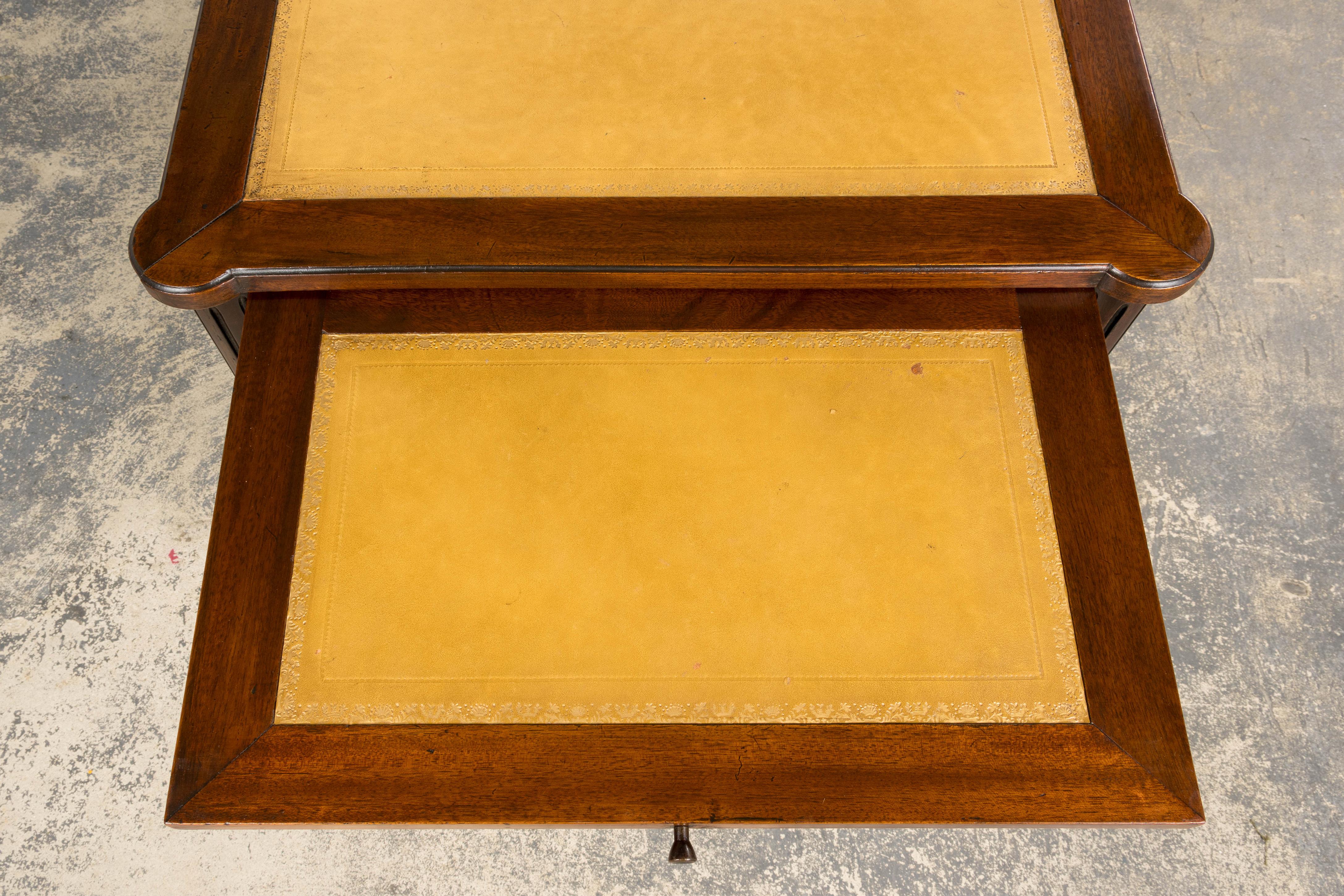 Antique French Louis XVI Stil Mahagoni Schreibtisch W / Leder oben im Angebot 4