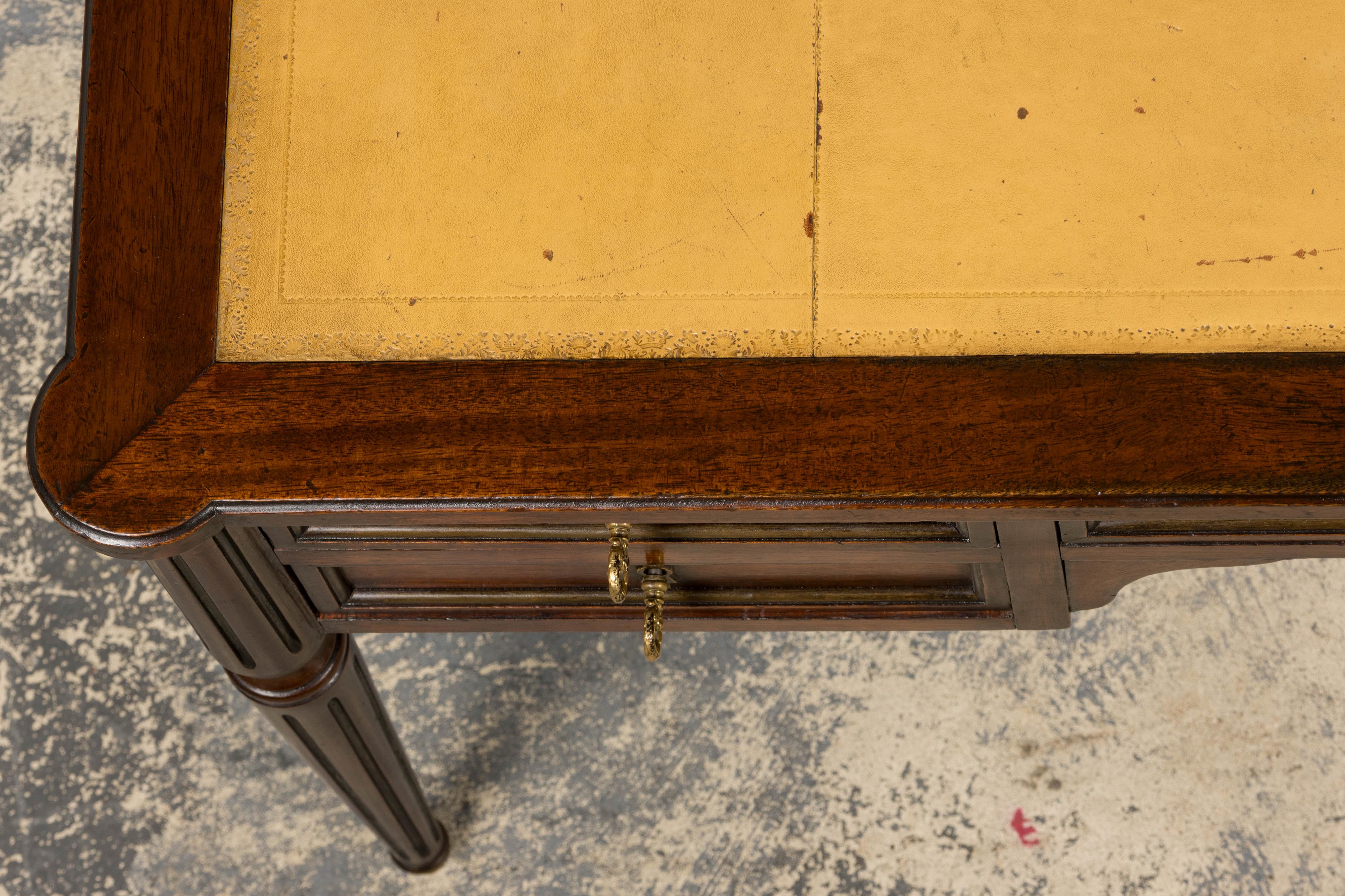 Antique French Louis XVI Stil Mahagoni Schreibtisch W / Leder oben (Handgeschnitzt) im Angebot